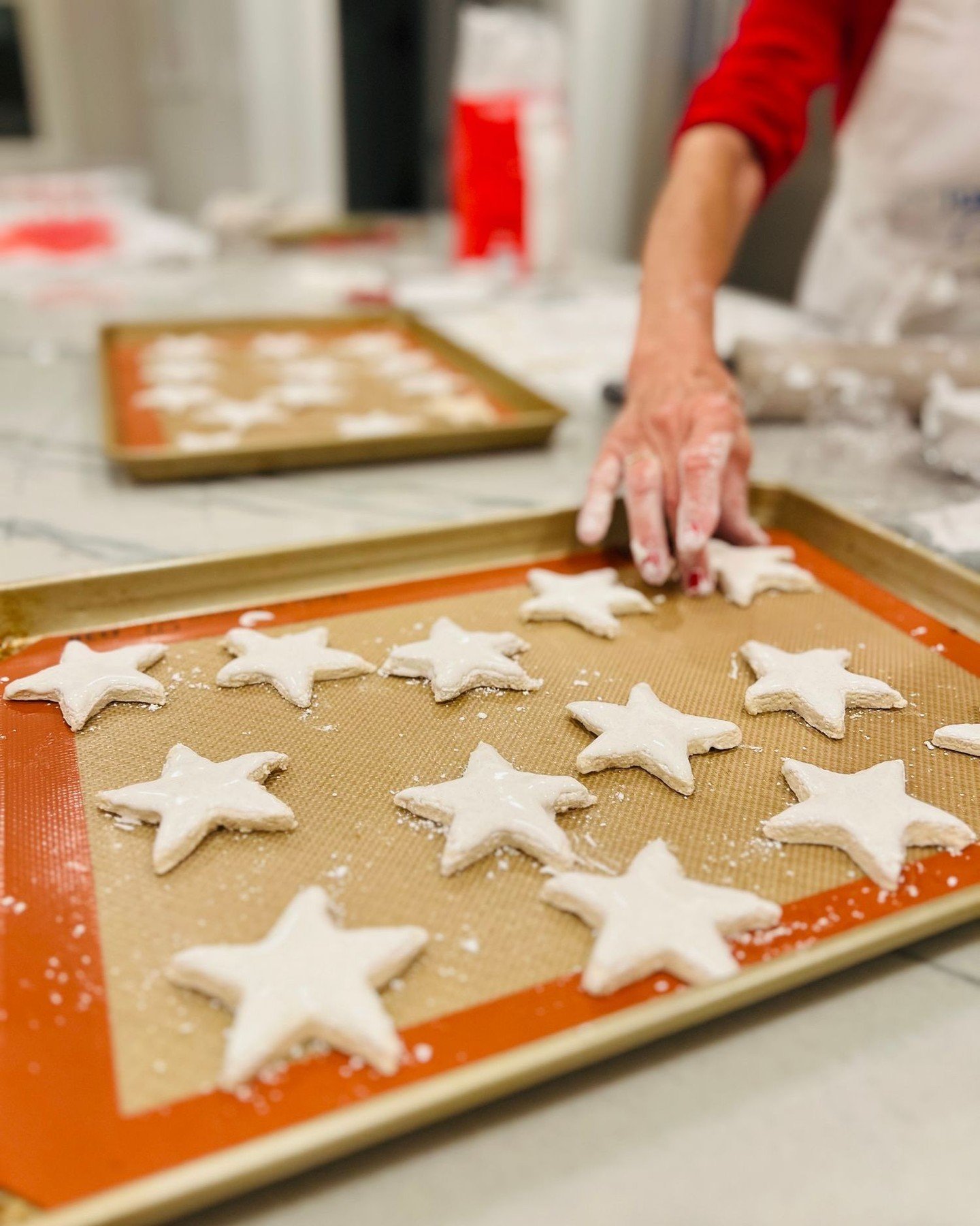 🍪✨ A Legacy Baked with Love: Cinnamon Stars Across Generations ✨🍪

In the heart of our family's kitchen, the sweet scent of cinnamon and love fills the air as we honor the beautiful legacy of Grandma Pauline - Cheryl&rsquo;s mother, Brittany&rsquo;
