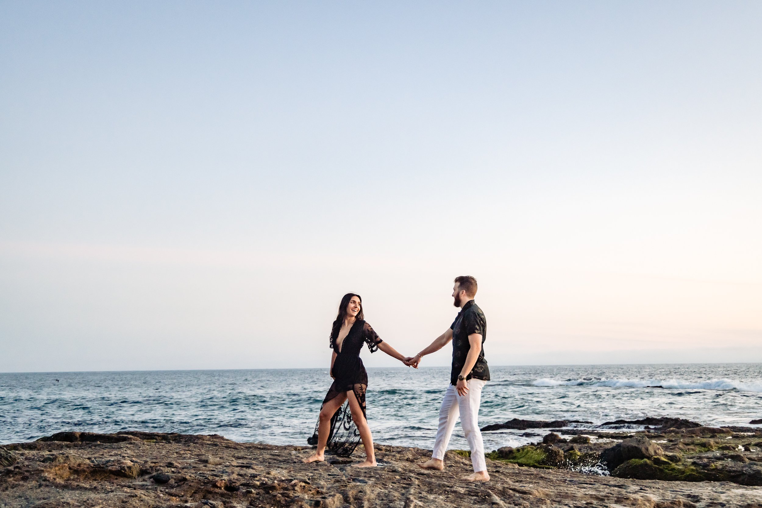 Victoria Beach Engagement Photos-11.jpg