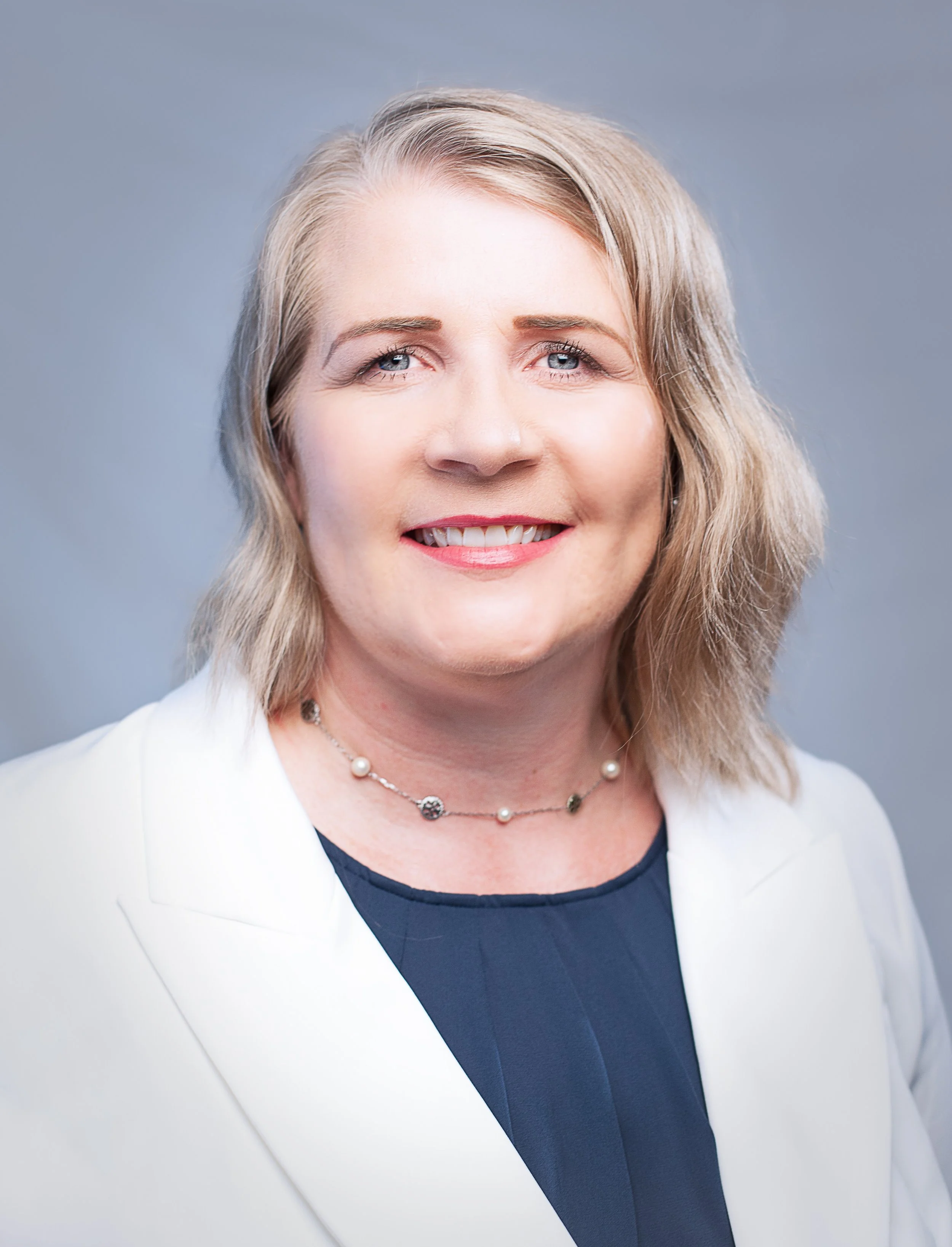 Kirstin Erickson Headshot