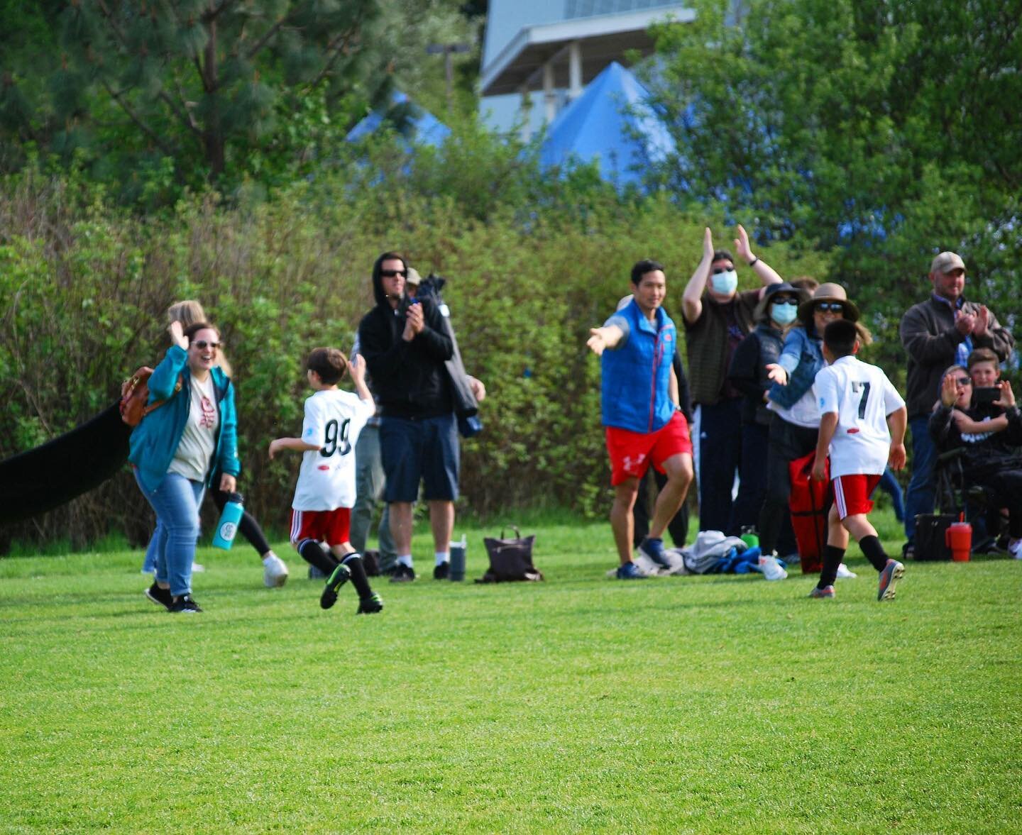 From the high-fives to the car rides, from carrying us to helping us check-in, achieve goals, and be the best we can be, we love you, Mom&rsquo;s 💐

Happy Mother&rsquo;s Day to all of our outstanding #soccermoms out there! We appreciate you!

&mdash