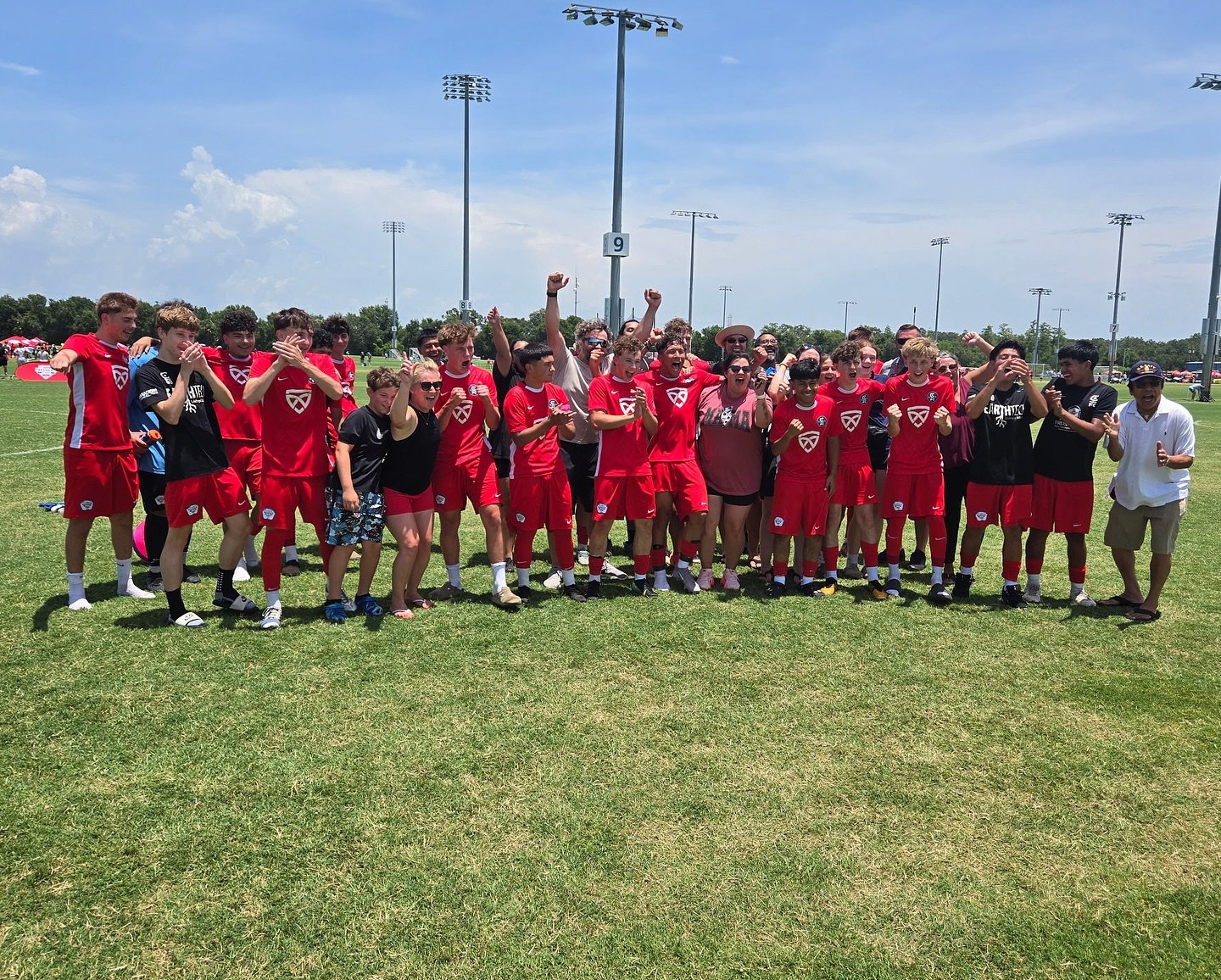 TO THE NATIONAL CHAMPIONSHIP MATCH WE GO 🏆
A lightening storm win today secured the @cfc_2008b_ecrl a spot in the USYS Presidents Cup National Title game!
pov from our amazing fans who have travelled cross country to support their @cfc_boysacademy