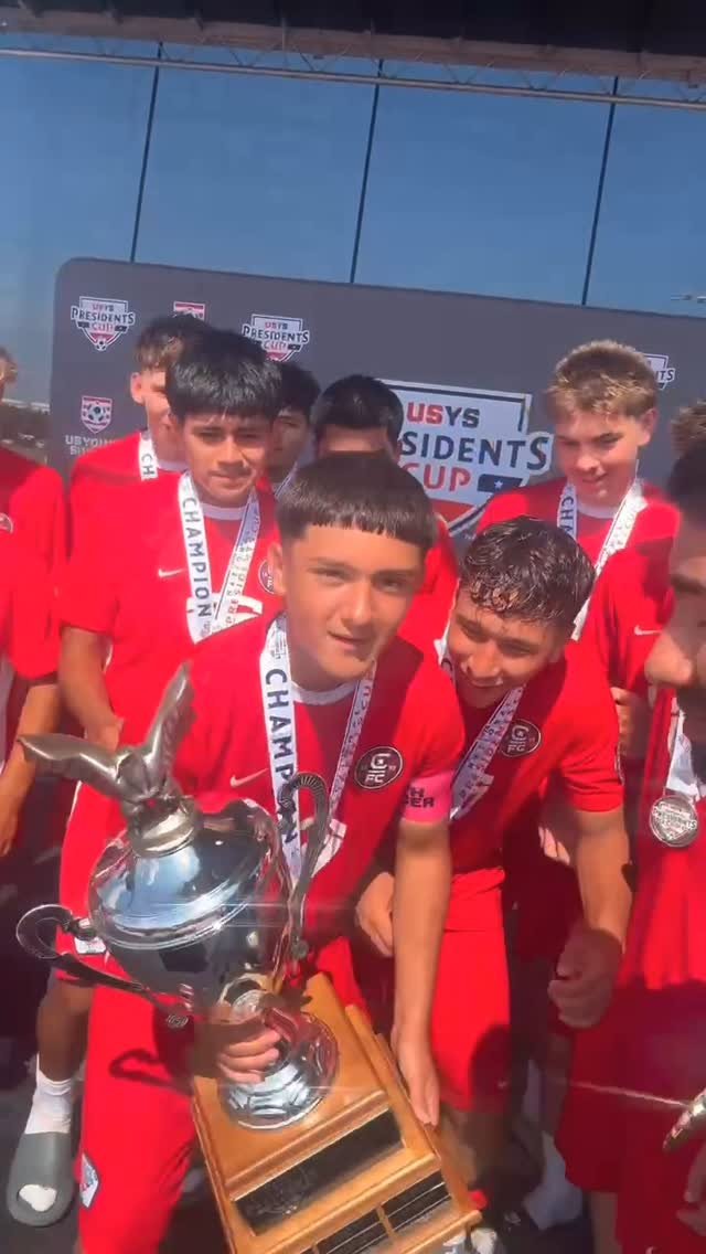 The moment we’ve all been waiting for 🏆
Well deserved, @cfc_2008b_ecrl 🖤
#somoscfc #winningculture #cfc #champions #champs #USYS #PresidentsCup #ClaimtheCup