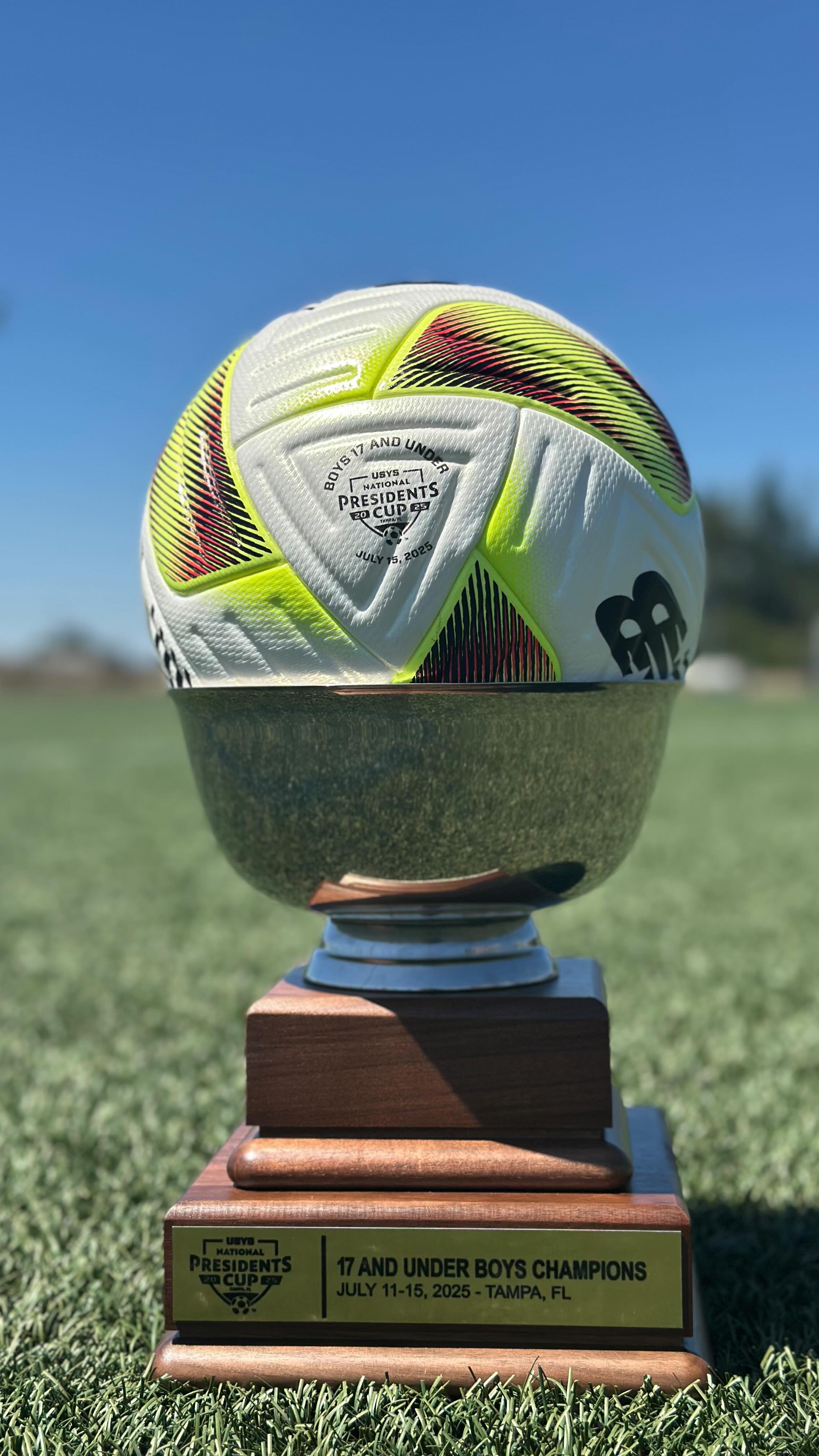 New hardware has arrived 😍
@cfc_2008b_ecrl | @cfc_boysacademy
#somoscfc #winningculture #cfc #ClaimtheCup #USYS #PresidentsCup #champions #trophy