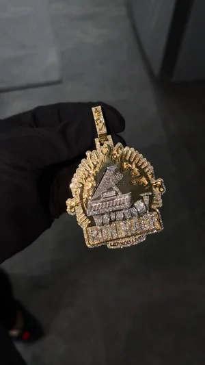 Luxury chain showcase