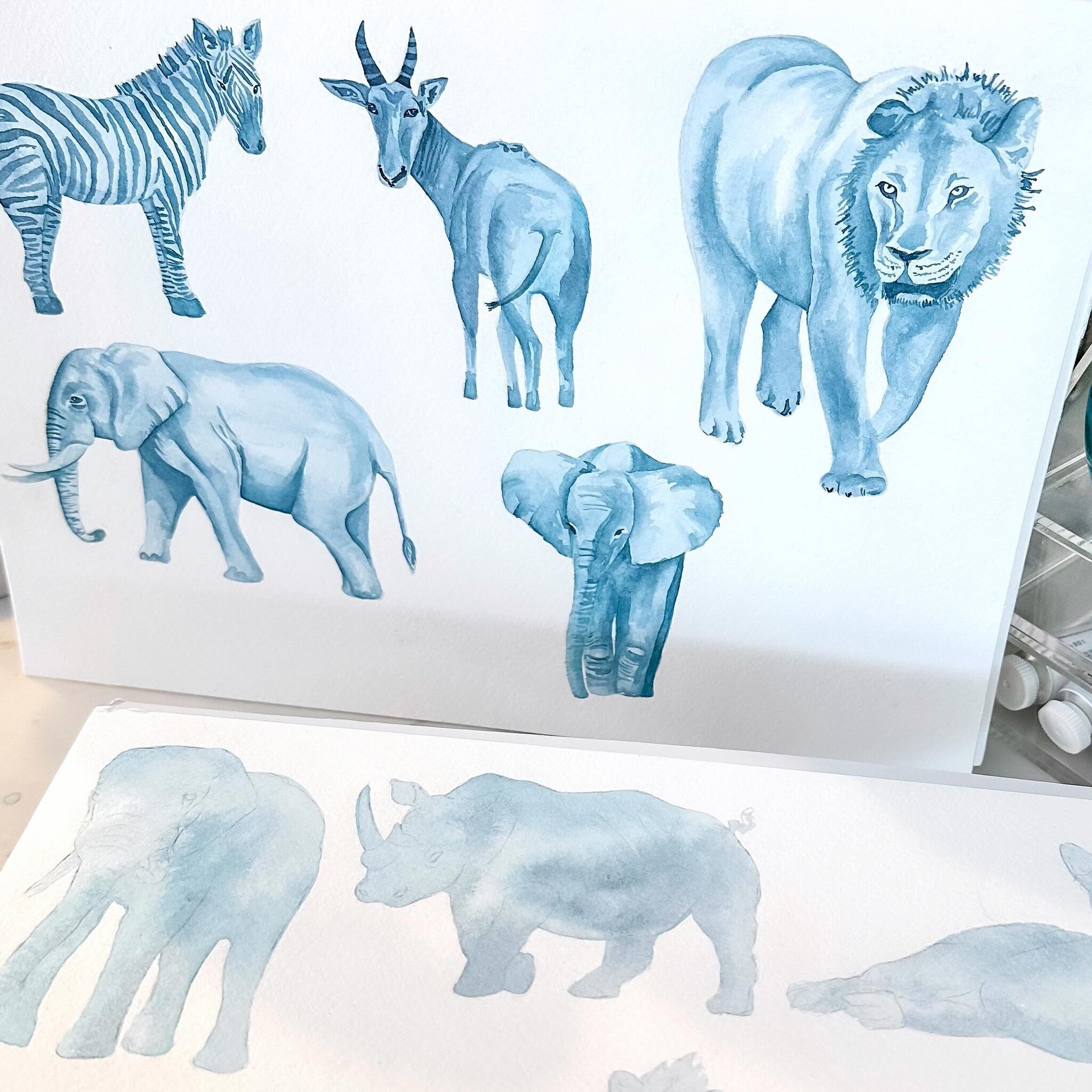 I just really love painting things blue🩵🐘🦁🦓