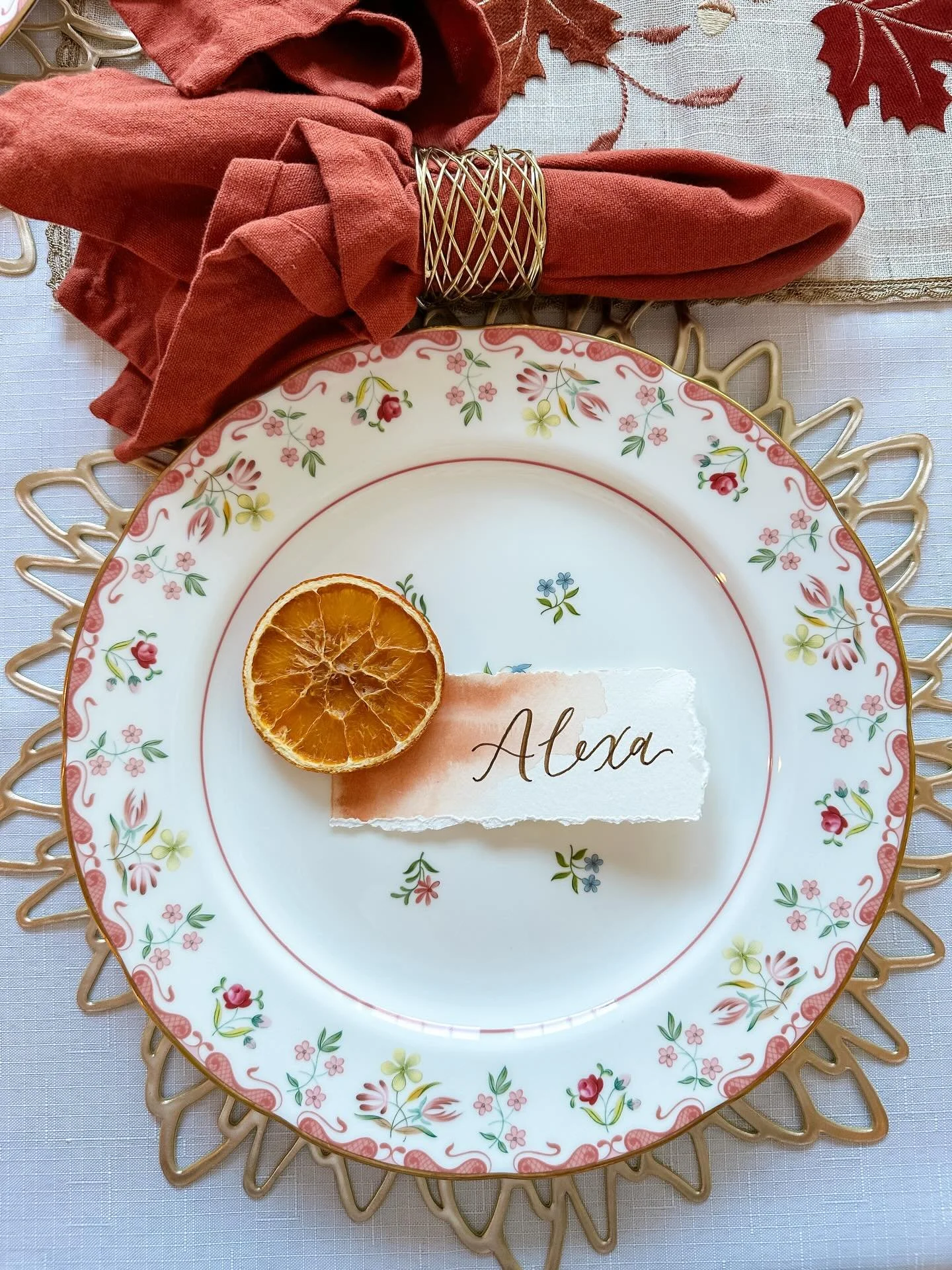 Happy Thanksgiving ☺️🦃✨🫶🏼 feeling so grateful and thankful for so many things, including this incredible community where I get to share my art and meet so many new clients-turned-friends🤍

We lost my grandma at the end of October and for those of