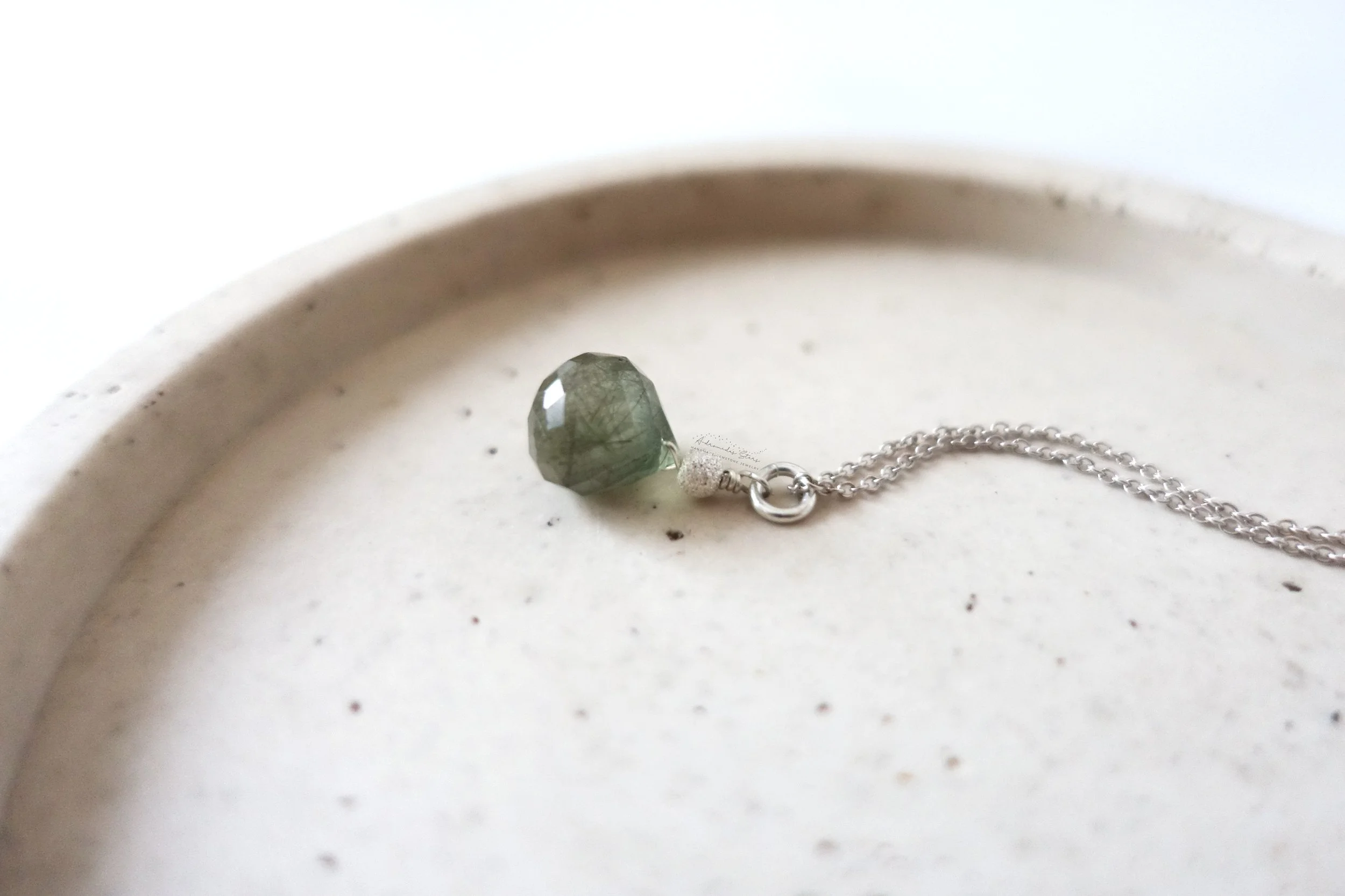 moss aquamarine pendant close up ss tray.jpg