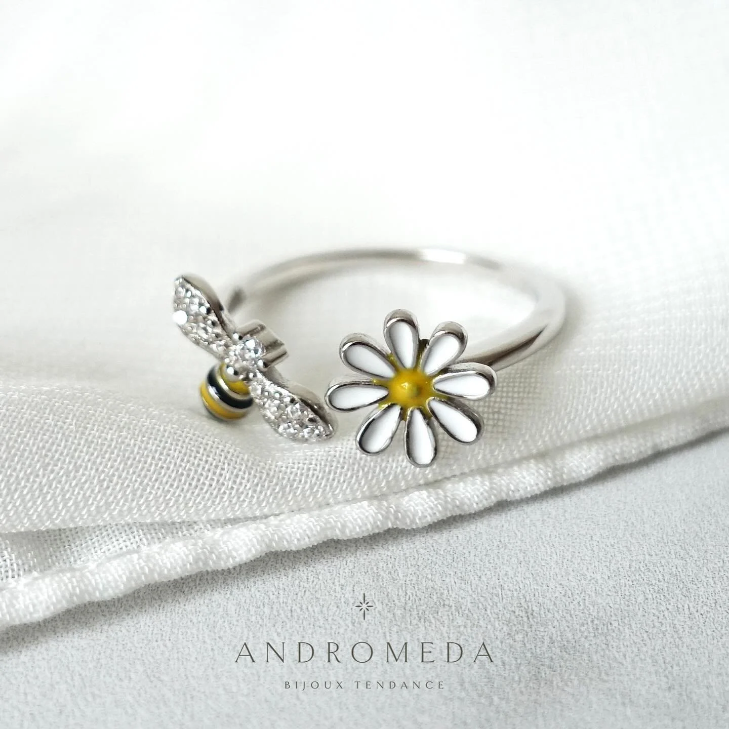 Nouvelle bague ! 💍 
Et on a commenc&eacute; notre vente Black November. -25% remise sur tout nos bijoux ! 
&bull;
&bull;
&bull;
#blacknovember #bague #blackfriday #bijouxtendance #argent925 #fashionjewelry #etsyfr