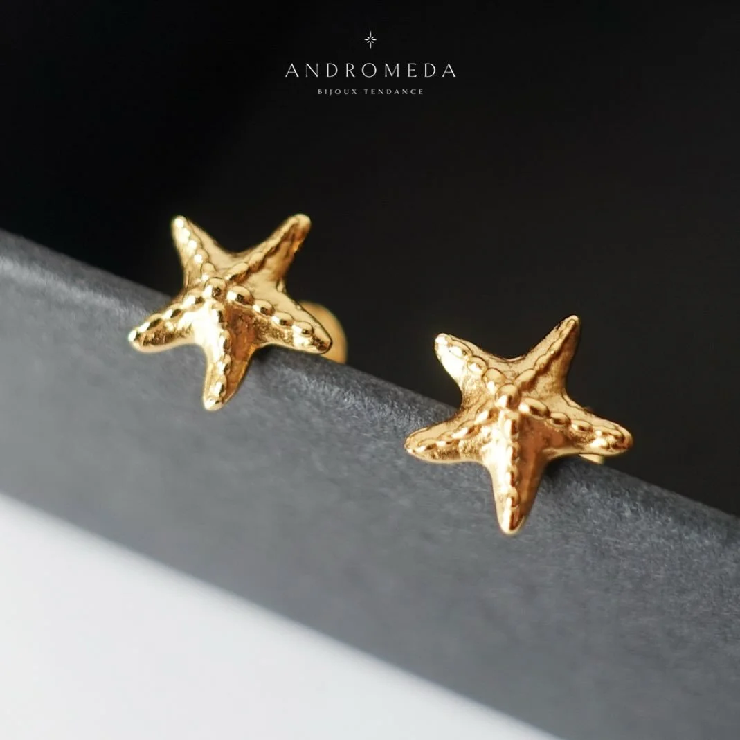 Nouveaut&eacute; ⭐️ nos puces d&rsquo;oreilles MARIE en forme d&rsquo;&eacute;toile de mer. Elles sont disponible en or et en argent. 
&bull;
&bull;
&bull;
#bijouxtendance #bijouxfemme #bijouxdujour #bijouxfantaisie #etsyjewelry #jewelrygram #instabi