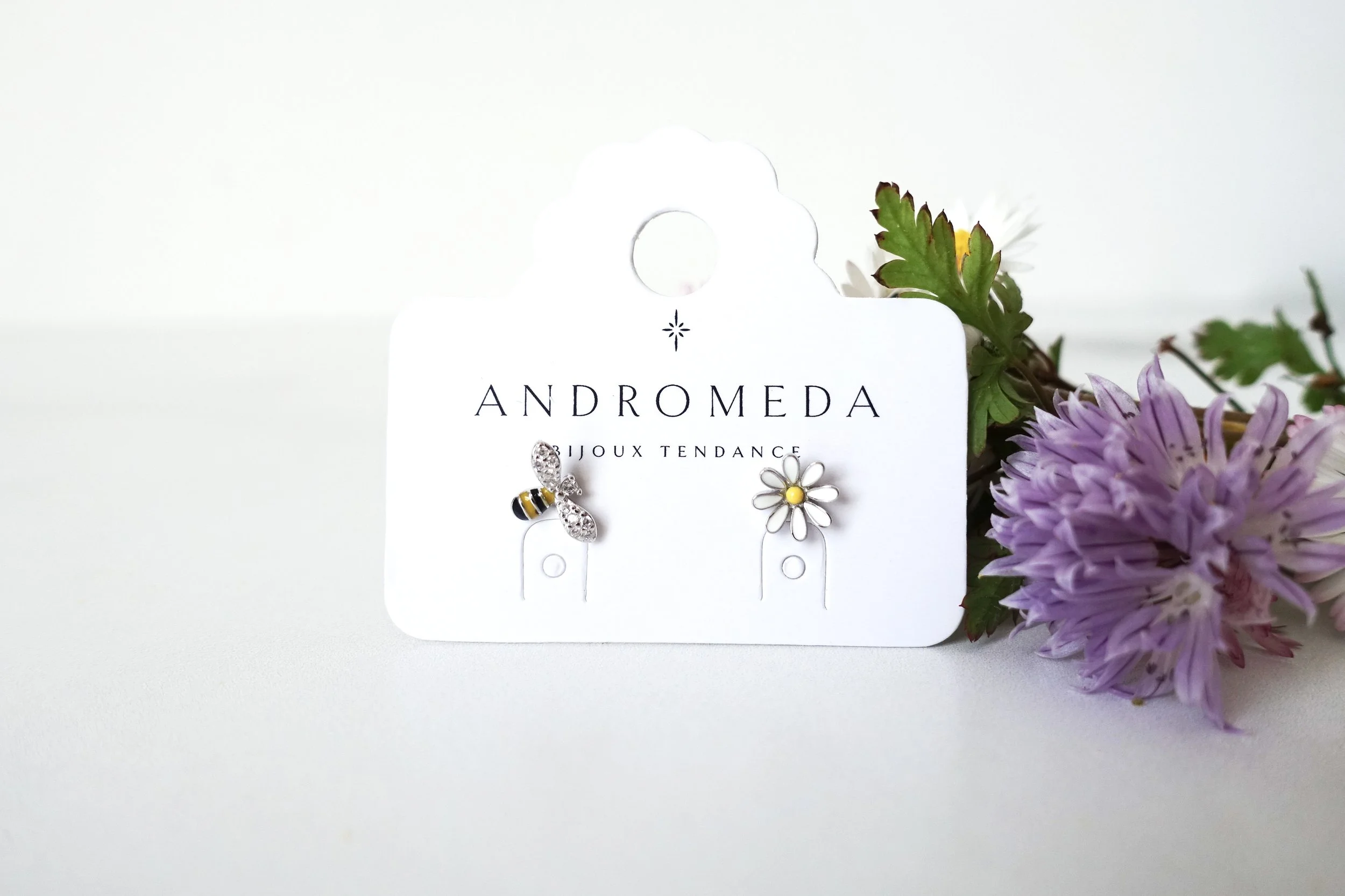 daisy bee earrings card AB.jpg