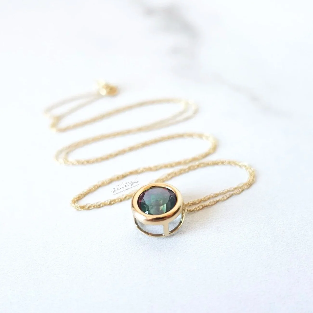 Collier délicat en or massif 14 carats, pendentif topaze mystique