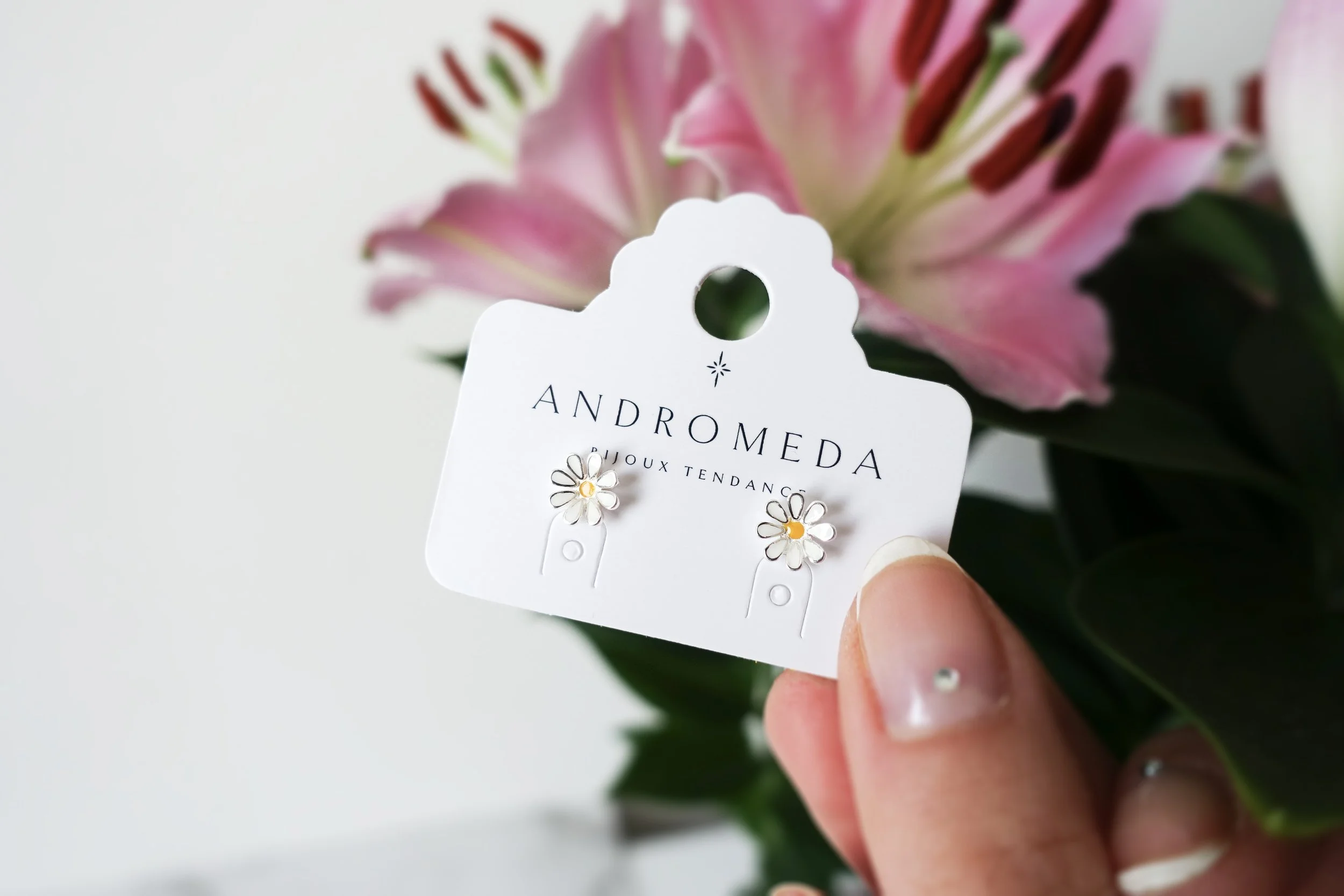 daisy studs card lilies AB.jpg