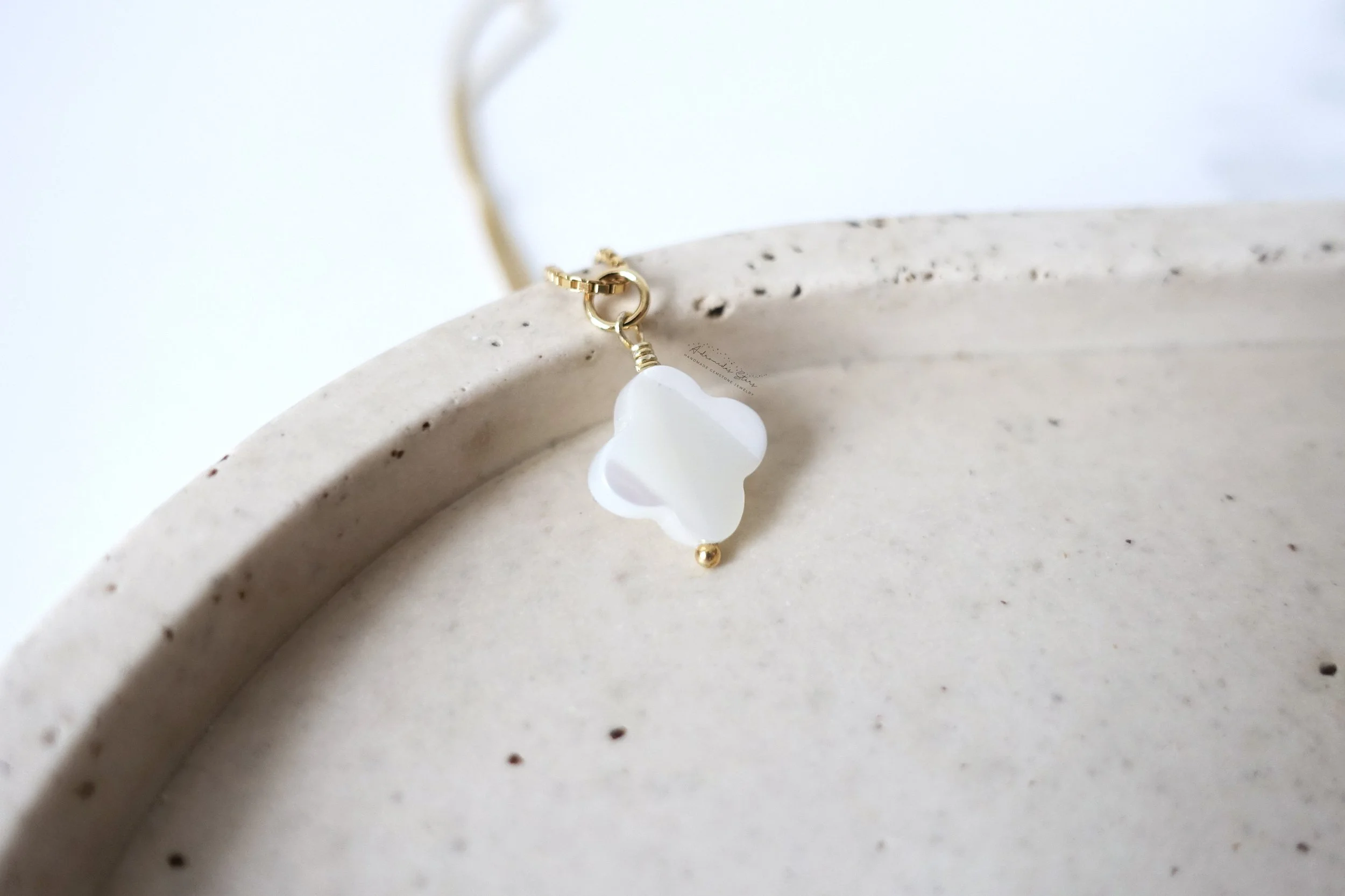 clover mop close up pendant tray.jpg