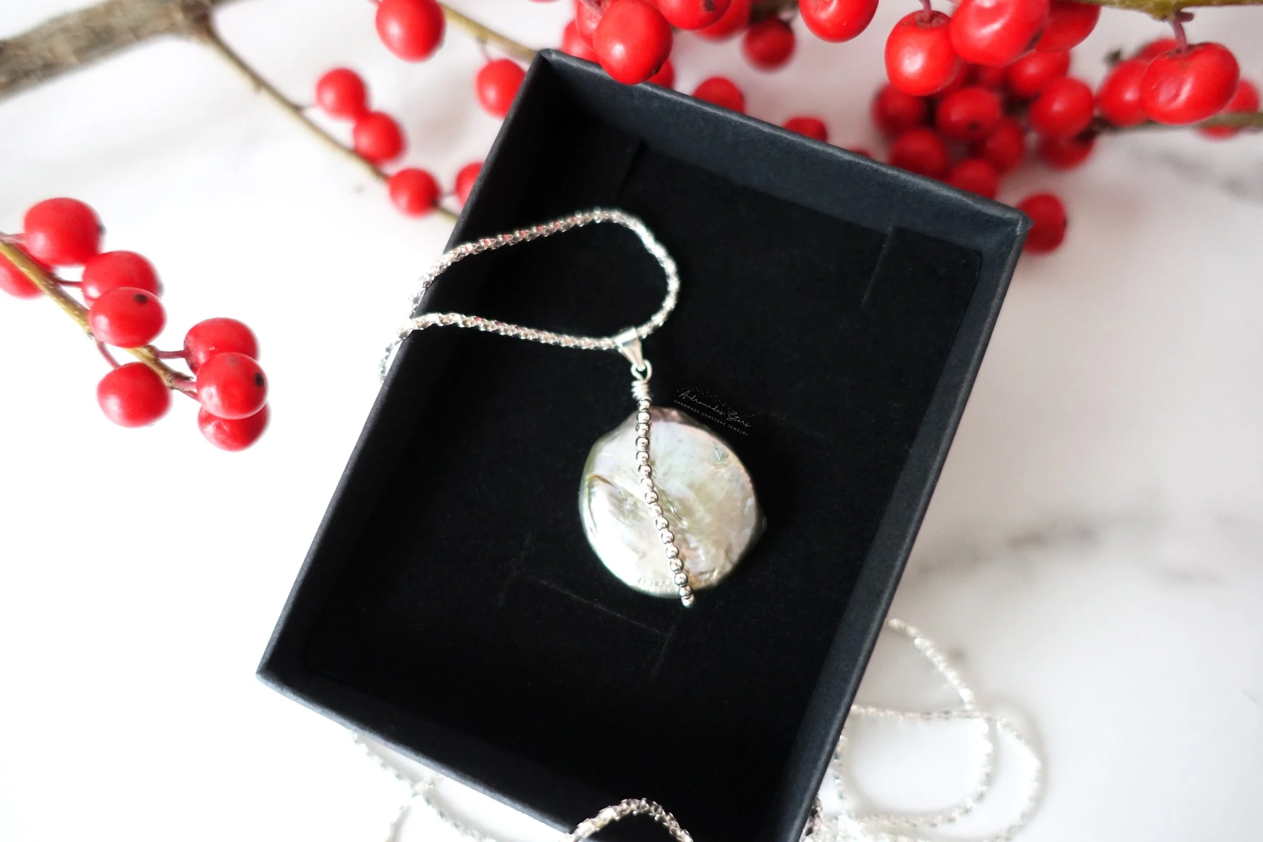 pearl pendant necklace ss close up birds eye box holiday.jpg