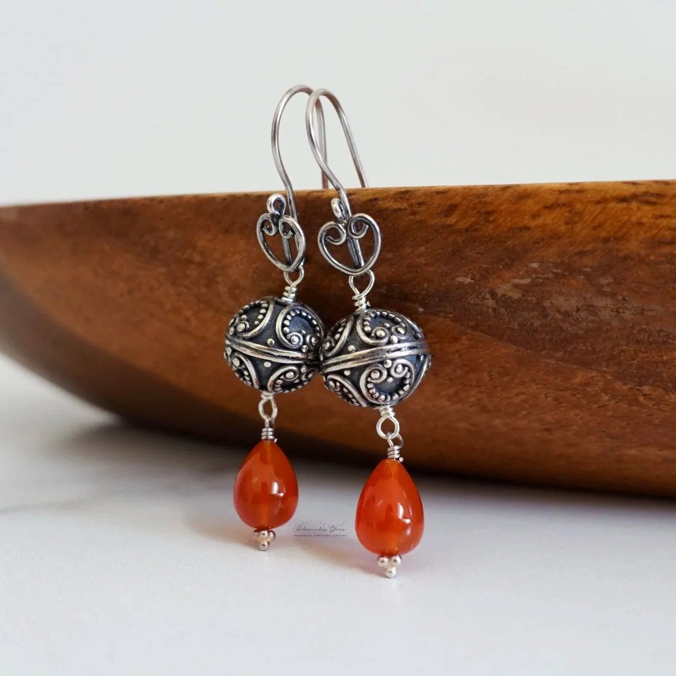 Boucles d'oreilles cornaline orange et perles d'argent balinais, bijoux Bali oxydé