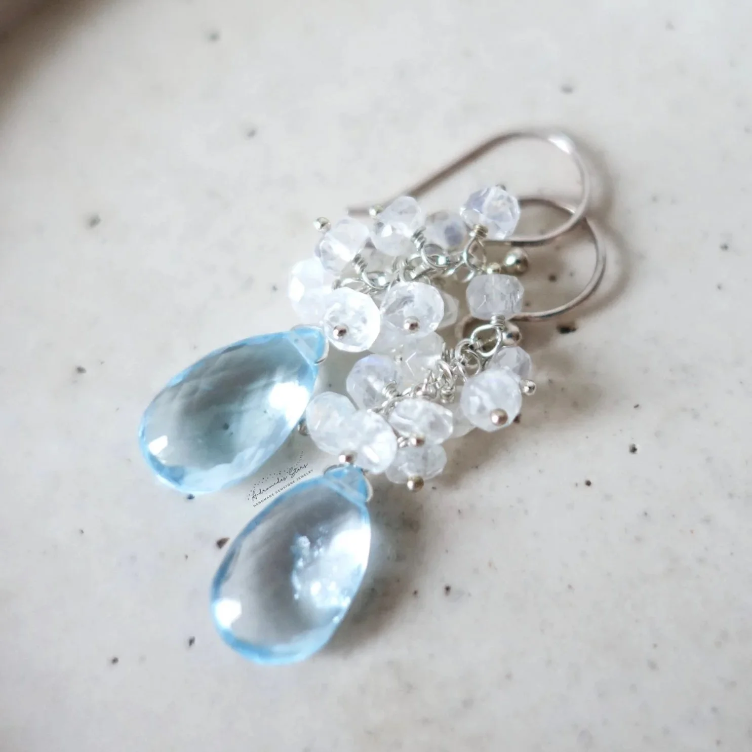 Boucles d'oreilles topaze blue en argent fin, grappe de pierre de lune, pierres précieuses