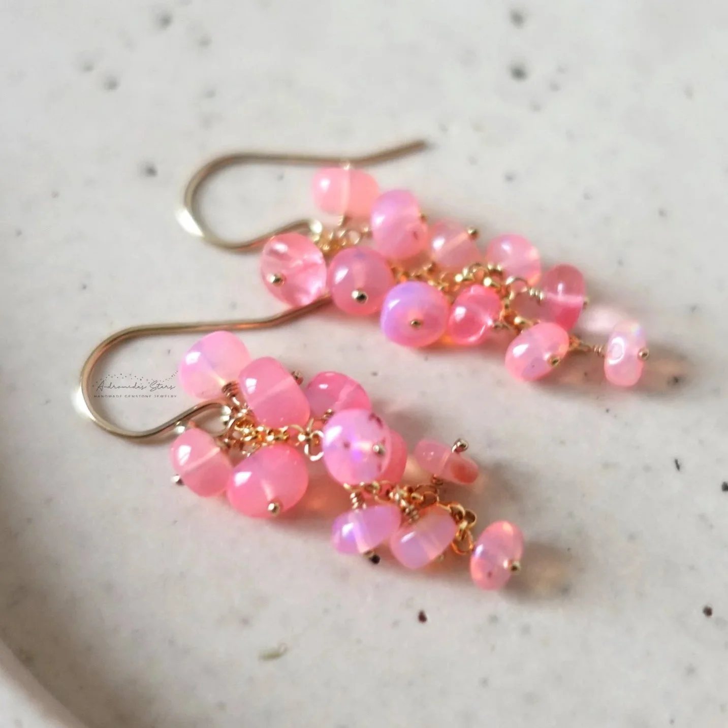 Boucles d'oreilles opale rose éthiopienne en or laminé, grappe de pierres naturelles