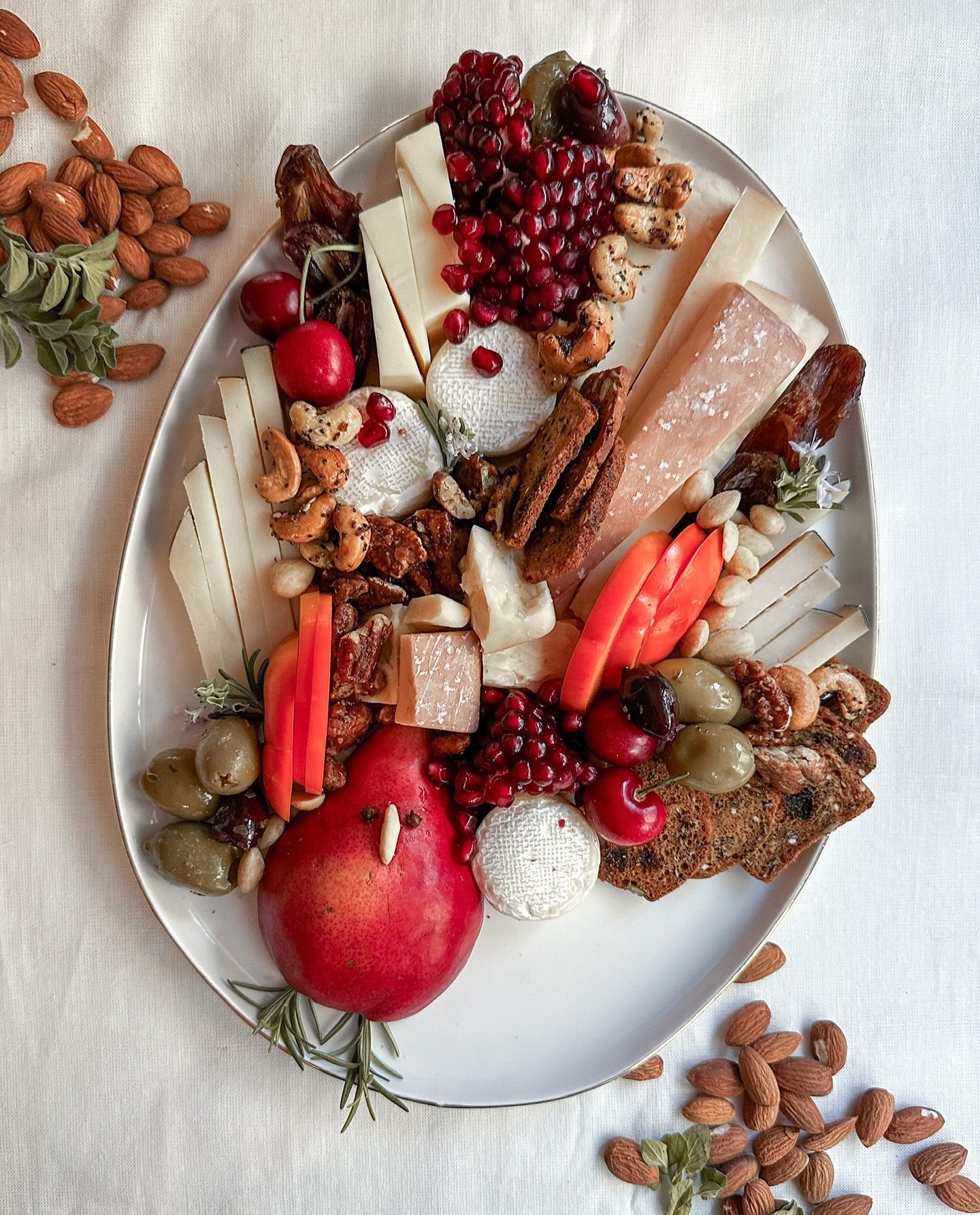 Happy Thanksgiving from our Graze 30a family, to yours! We are so thankful for your continued support and gratitude. It&rsquo;s always a pleasure serving this community 🦃🤍🍂