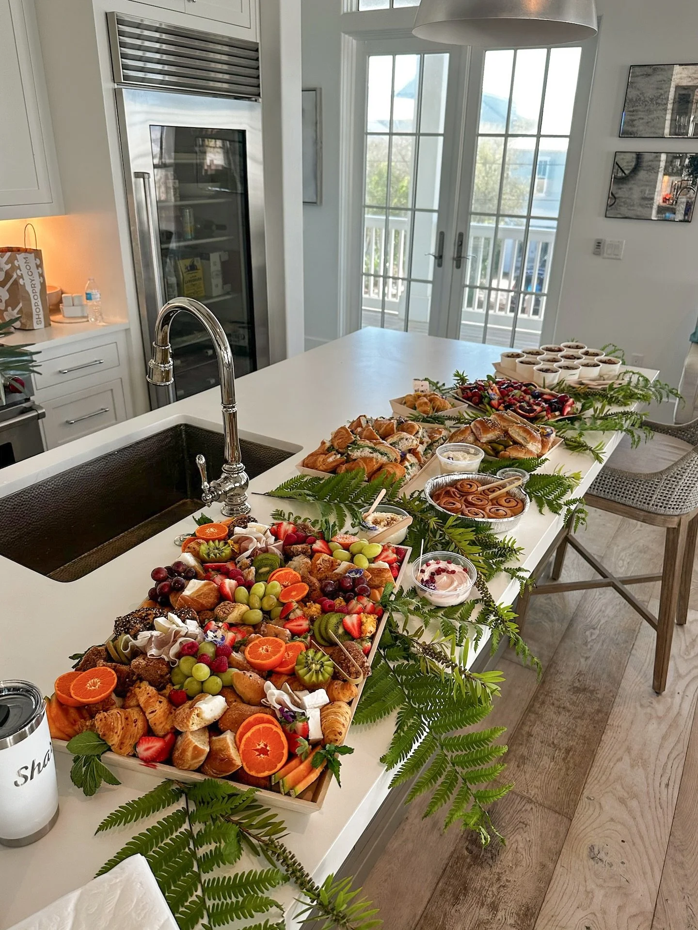 The perfect start to a wedding day! 💍💕 This brunch spread included prosciutto + brie, assorted cream cheeses, cinnamon rolls, chicken salad croissants, ham &amp; cheese sliders, a fresh fruit board &amp; parfaits. Yum! 

#rosemarybeachweddings #30a