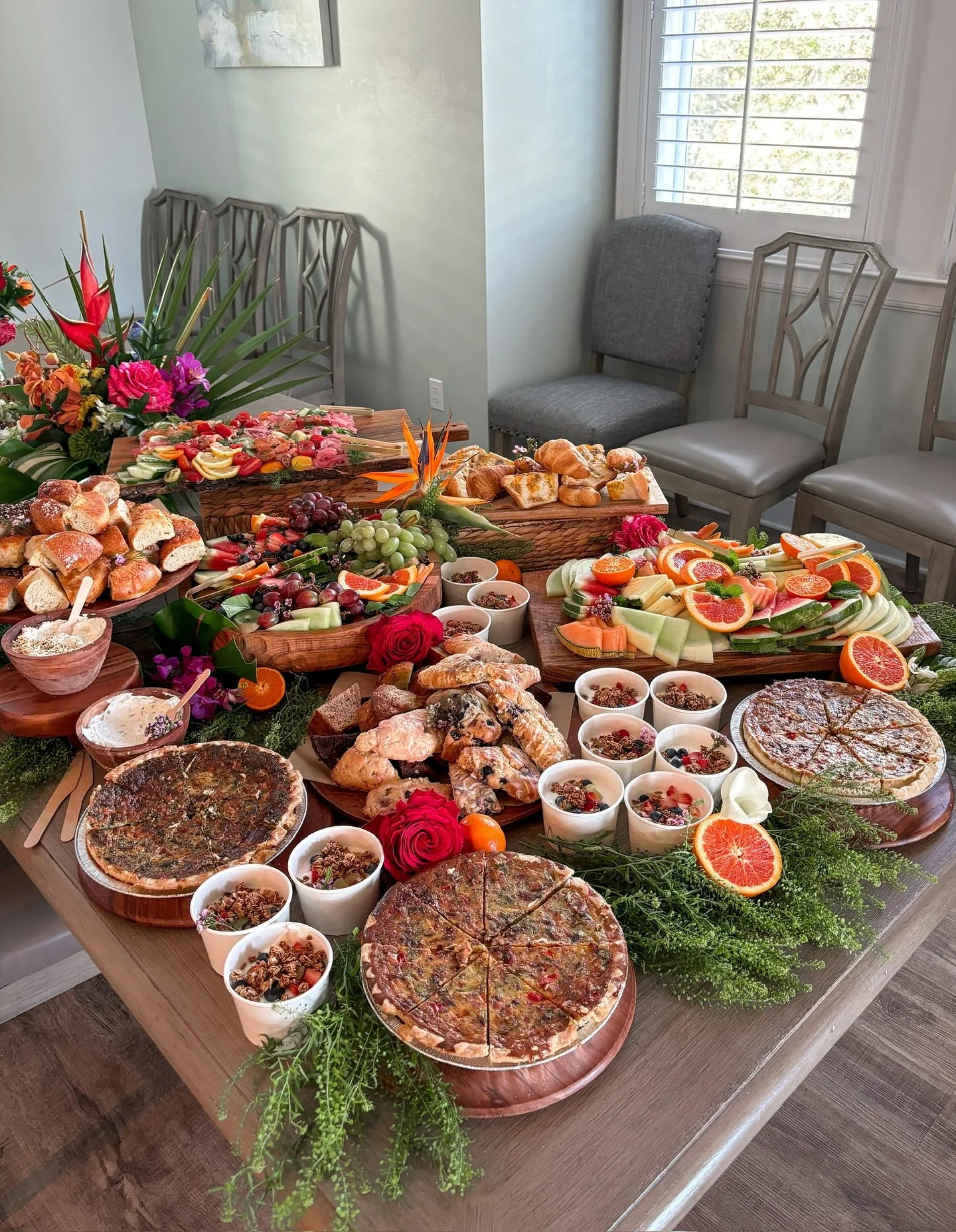 Still obsessed with this colorful brunch spread for a wedding party 🍊🍉🥐🍇 Featuring assorted quiches, pastries, parfaits, and fresh fruit!

#30abrunch #breakfastspread #30aeats #santarosabeach