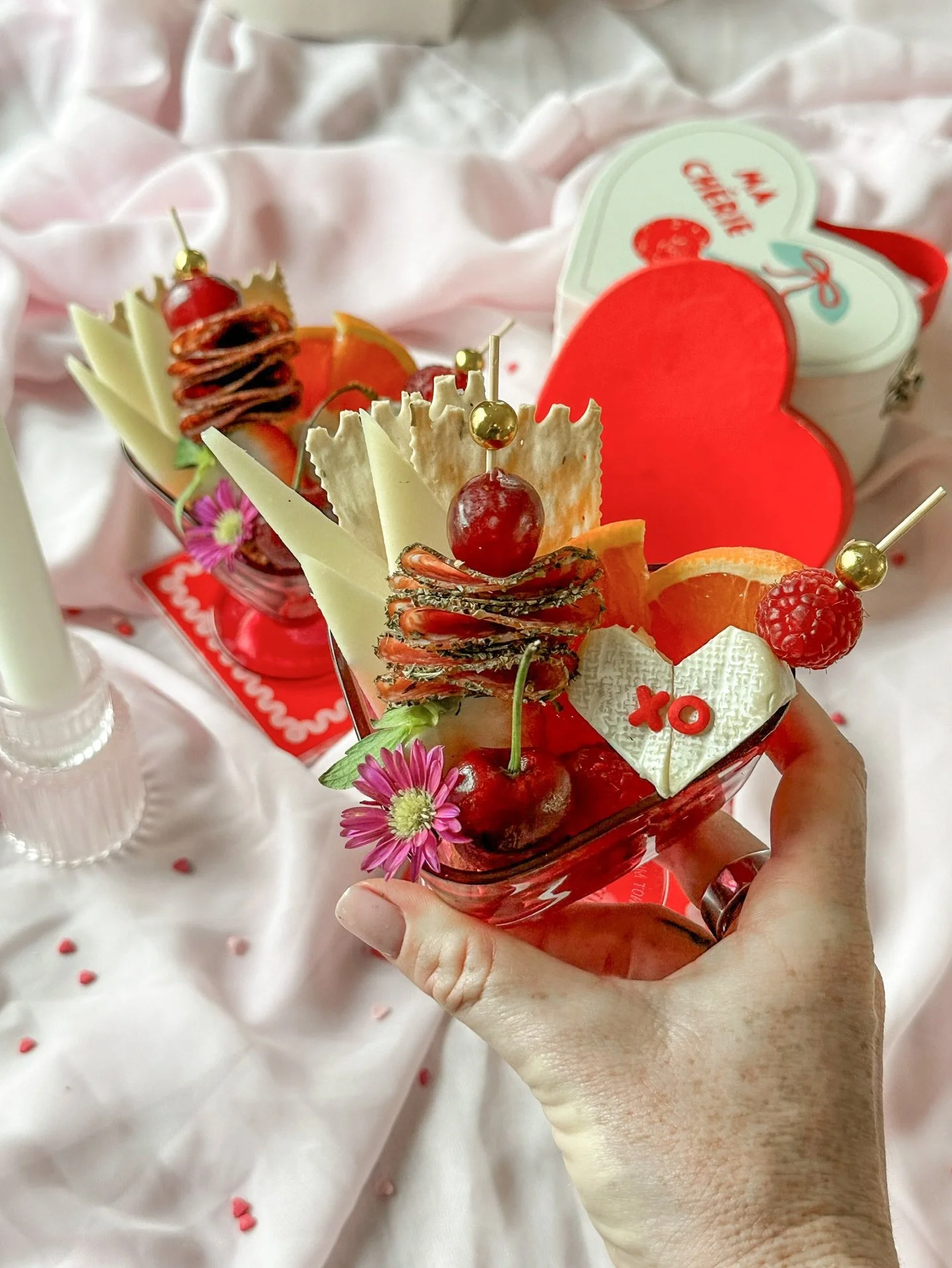 A little cup of love, packed with all the good stuff 💗🧀🍓

#valentinesdayfood #galentines #floridafoodie