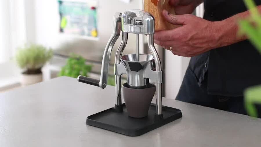 9 Minimalist Coffee Makers For Your 