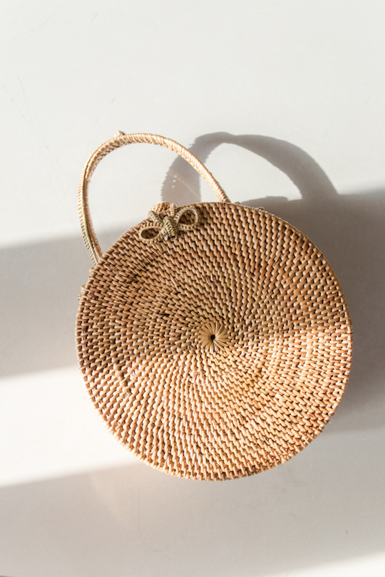 circle wicker purse