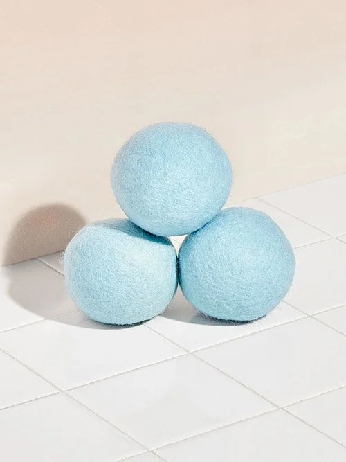 Say Goodbye To Dryer Sheets With These Reusable Dryer Balls — The Good