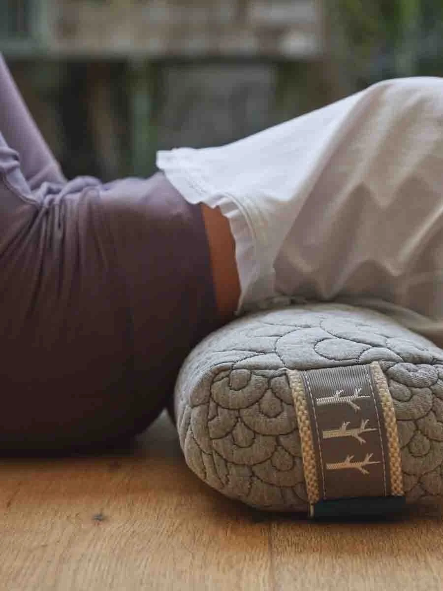 What Is An Organic Cotton Yoga Mat Really Like? Our Editors Review