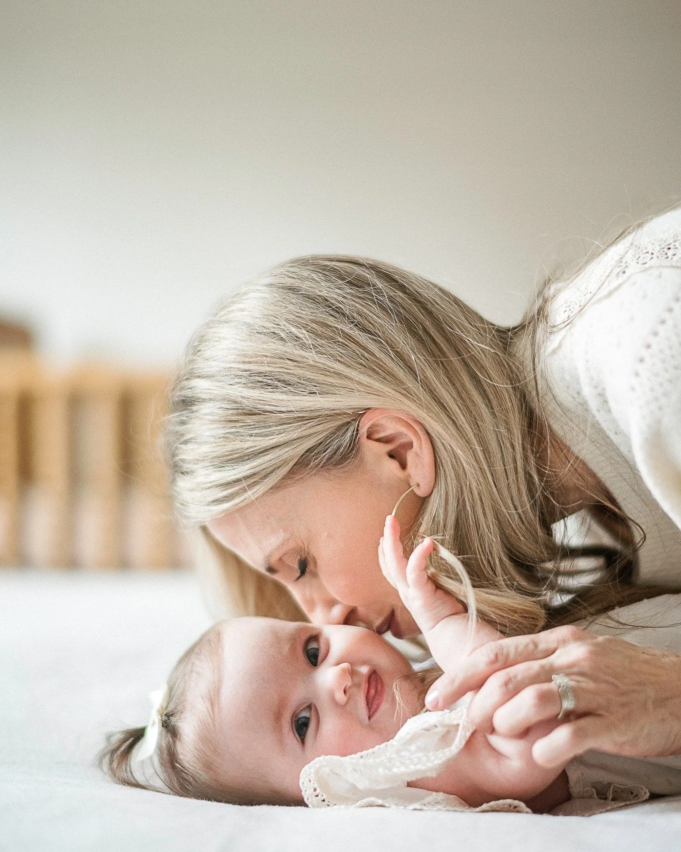 A peek into a recent in-home milestone session that perfectly captures the heart of Tacoma newborn and family photography 🤍
There&rsquo;s something so special about photographing families right at home&mdash;where babies are most comfortable, connec