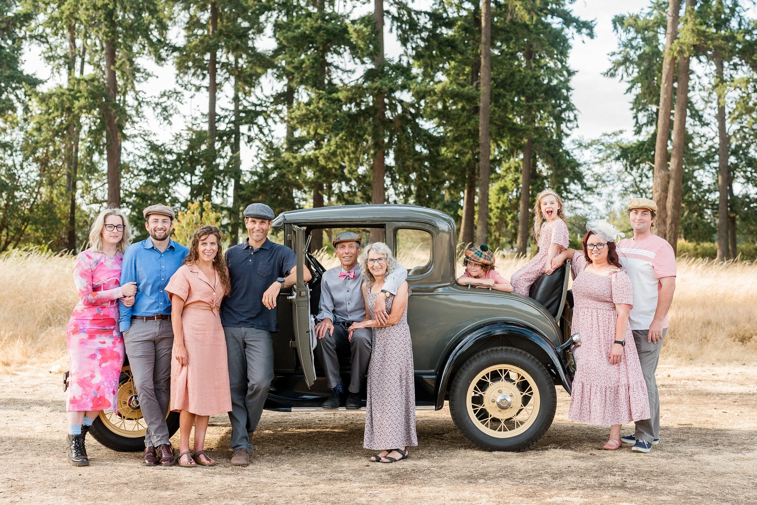 Extended Family Sessions: What to Know Before You Book | Tacoma Family Photography