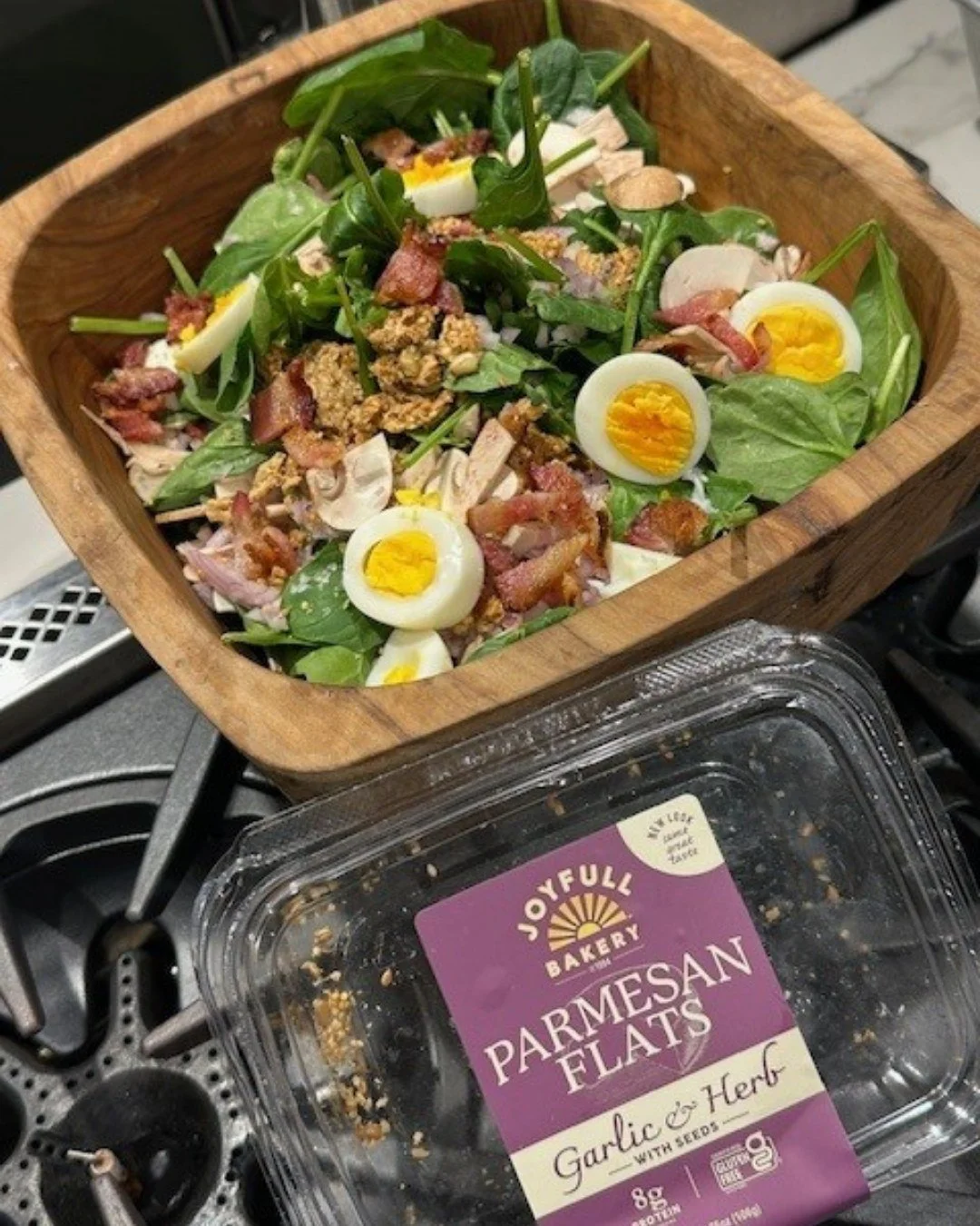 When a staff favorite turns into a salad upgrade 🥗✨

One of our team members tossed their favorite Joyfull Bakery Garlic &amp; Herb Parmesan Flats right into this fresh salad for an extra crunch&mdash;and we&rsquo;re officially obsessed. Crispy baco