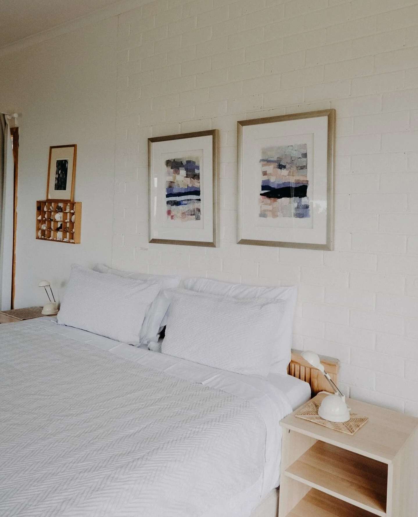 We are expecting stormy weather today! Who else loves snuggling down and watching the storm roll past?⁠
⁠
View Point: https://www.airbnb.com.au/rooms/43989728⁠
⁠
Next availability: 13th-19th March⁠
⁠
#viewpoint #storms #stormyweather⁠
#discoverbremer