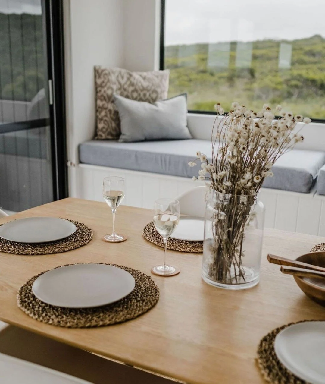 Evening meals at The Ridge 💫 The perfect place to watch the sunset and enjoy a drop of Eagle Bay Wine.⁠
⁠
Next availability: MAY 10th-12th
⁠
#theridge #eaglebaybrewingco #daisies #preservedflowers⁠
#discoverbremerbay #bremerbay #bremerbaywa #amazing