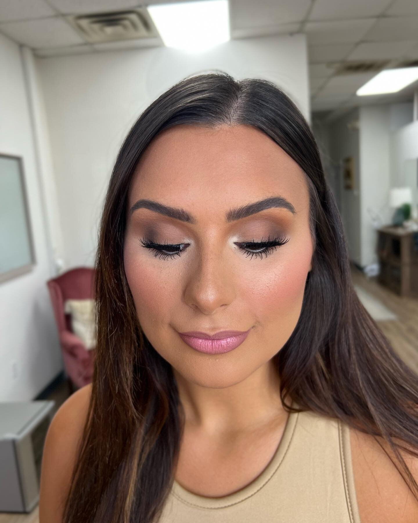 We love a dark smokey eye BIRTHDAY GLAM🤩

Don&rsquo;t forget we are now located at 16044 HWY 73, Prarieville, LA

Next to, NOT ON, Post office road and capital one!!