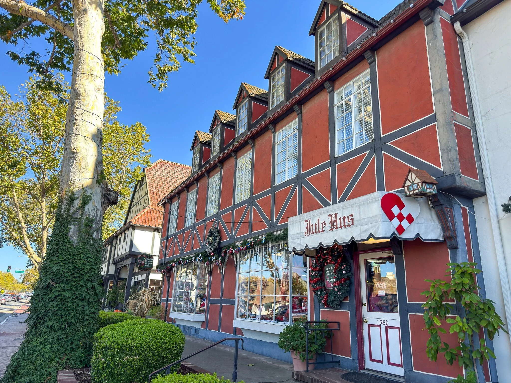 Solvang Jule Hus.jpg