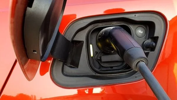 India to get over 800 new EV charging stations across 16 national highways