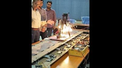 IIT (ISM) researchers develop dynamic EV charging prototype