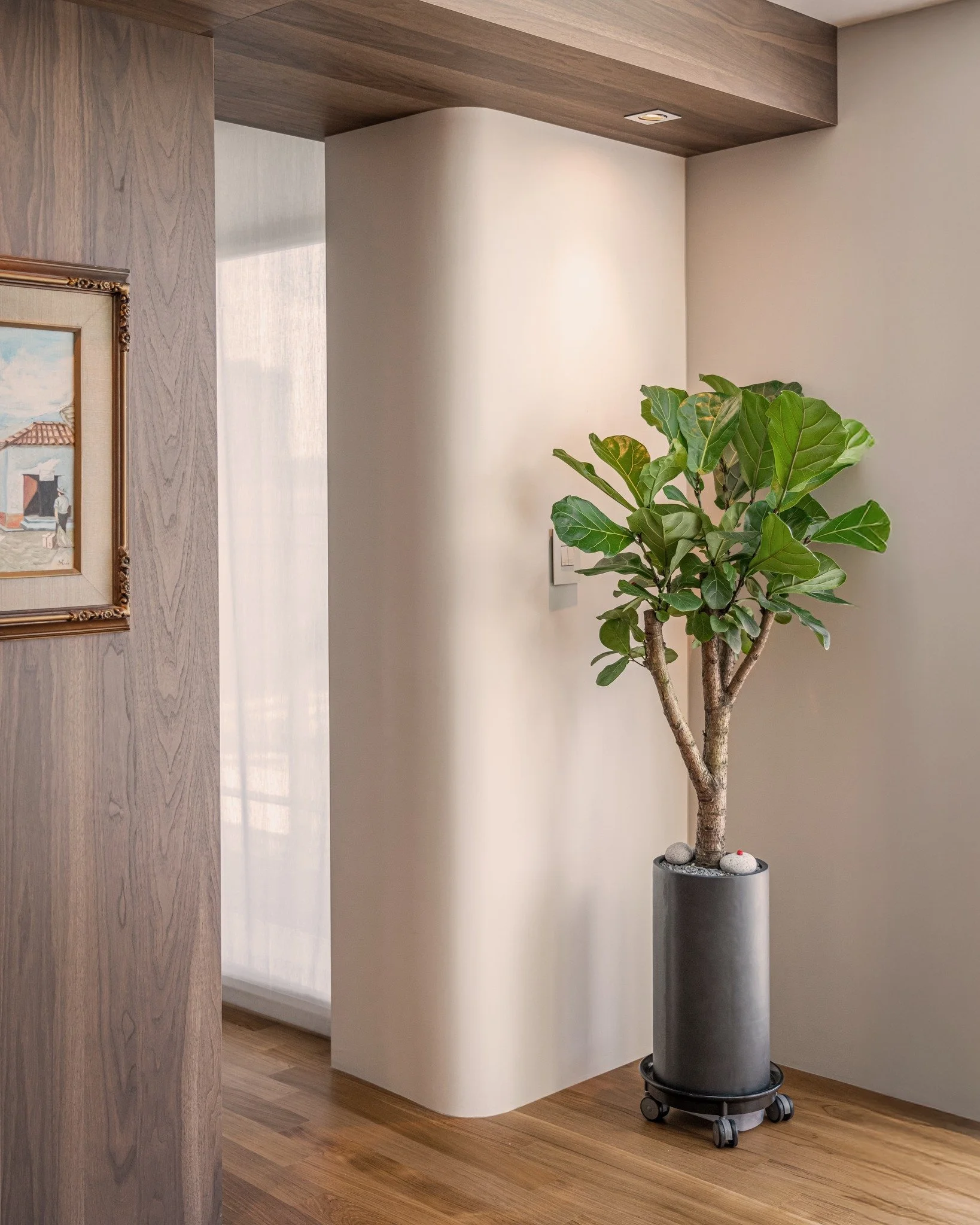 공간에 유기적인 흐름과 움직임을 더하는 곡선

Curves bring an organic flow, shaping the movement within a space

@ceramiko_official 
@inalco_official 
@chinyoungkorea_official