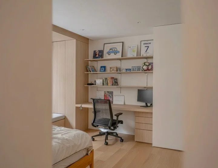 온기 없이 비어 있던 피카소빌 입주 전 여름, 그리고 사람의 온기가 더해져 더욱 따뜻해진 입주 후 겨울

Picassoville&mdash;a warmthless summer before move-in, followed by a winter made warmer by those who now live within