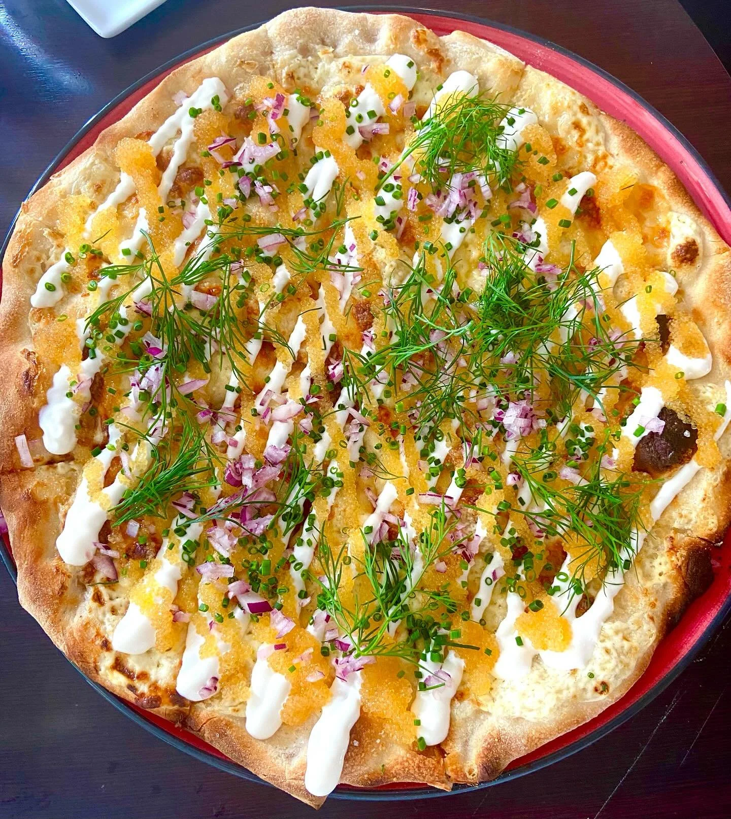 &Auml;ntligen &ndash; pizzan &auml;r tillbaka! 🍕

Den h&auml;r helgen g&ouml;r v&aring;ra omtyckta pizzor comeback p&aring; menyn, och vi k&ouml;r sj&auml;lvklart &auml;ven hela v&aring;r &agrave; la carte. Oavsett om du &auml;r sugen p&aring; en kr