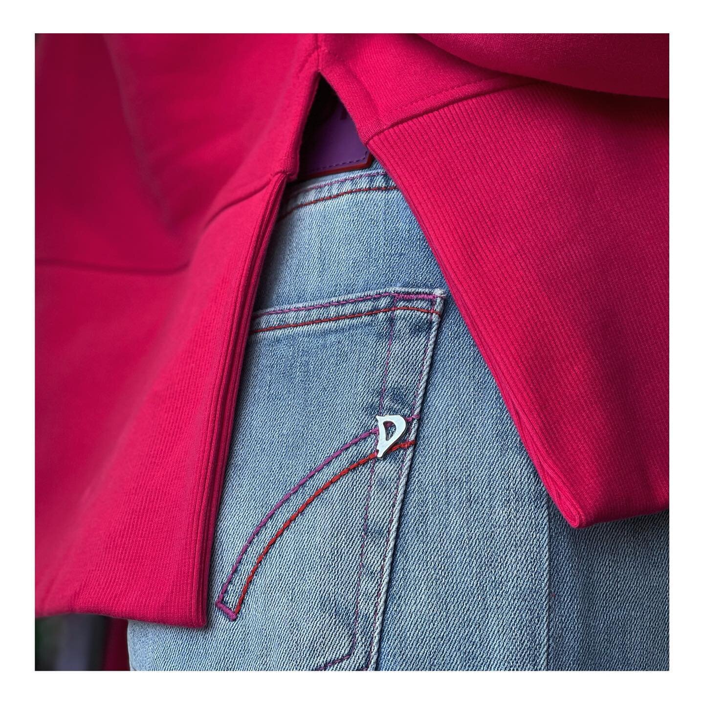 PINK X ROT

Was fr&uuml;her als NoGo galt, ist heutzutage aus der modischen Farbwelt nicht mehr wegzudenken. We like! 

#colormix #pinkred #statementcolors #hoody #jeans #denim #stitches #dondup #closedoffical