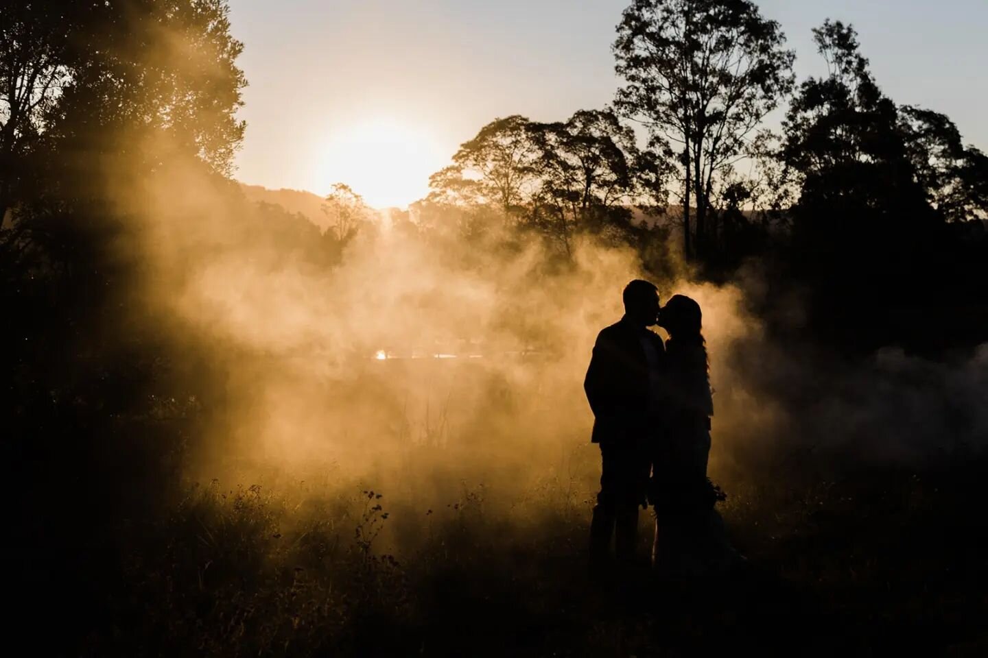 I wrote a little blog post for @polkadotweddings about using smoke bombs from when I used them on this gorgeous wedding. All about how to do it so it's fun, beautiful AND safe. Go check it out via the link in my bio!
.
.
.
.
#brisbaneweddingphotograp