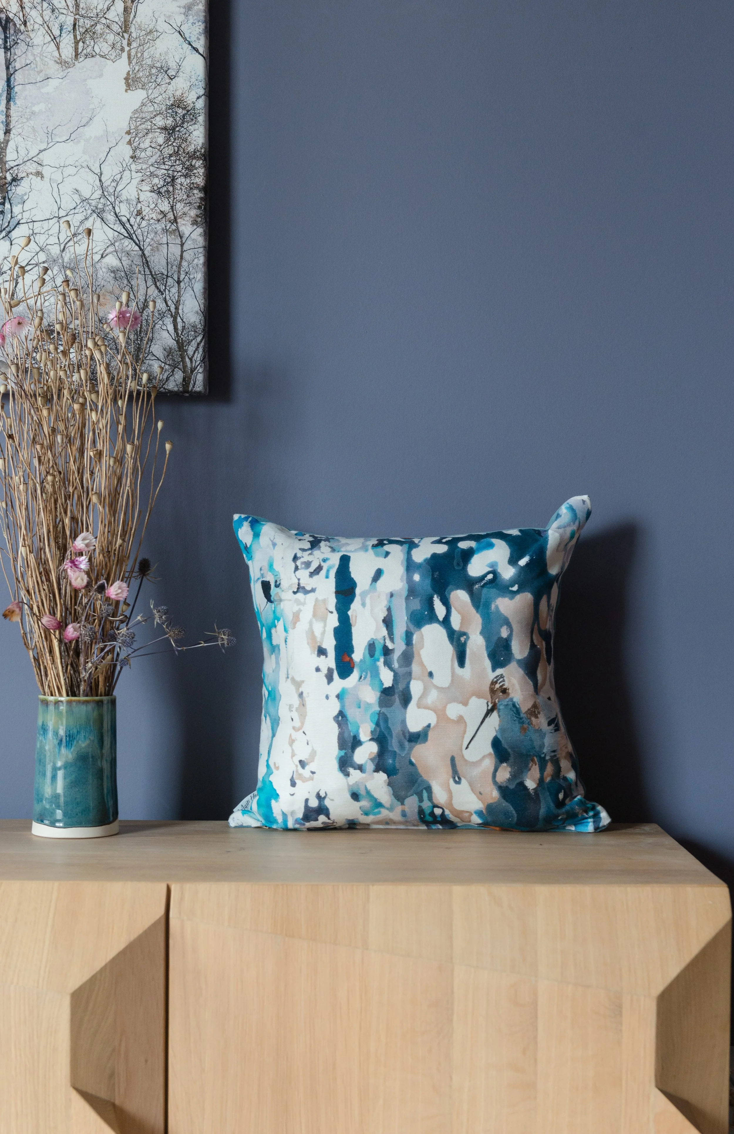 How to Mix Cushions and Wallpaper: A Guide to Pattern Layering in Luxury Interiors
