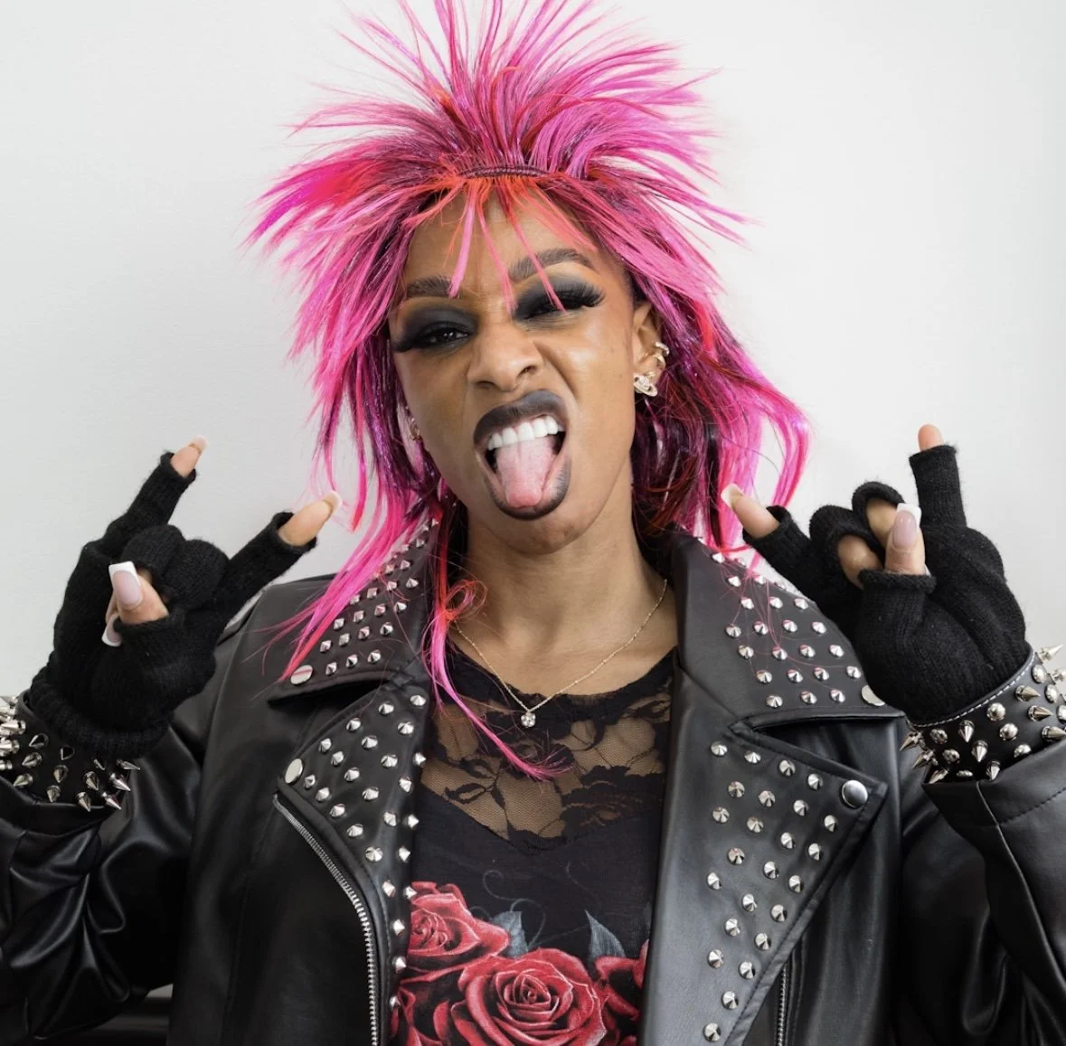 Tapped Out S3 'Camden High St' - Channel 4.0 

(Creative/Creative Producer & Video Director)