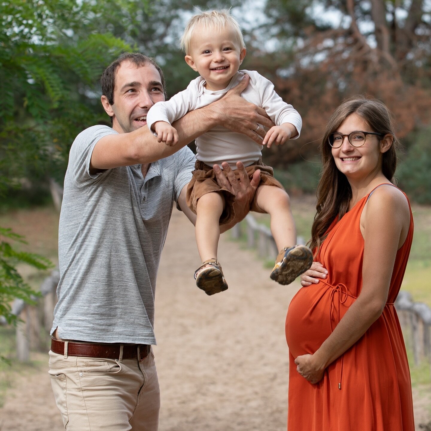 Seeing you smile makes me smile too 🥰

#familie #family #fun #togetherforever #makingmemories #familienshooting #familyshoot #familytime #familyfirst #familyphotography #spielenimsand #familienzeit #love #liebe #bestparentsintheworld #elternsein #pa