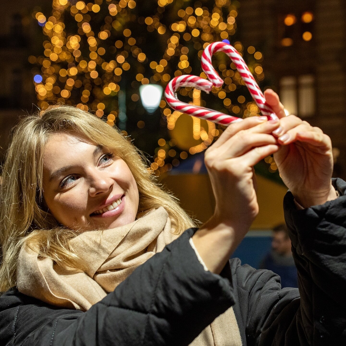 It is time to shine ✨💛

#portrait #portraitphotography #portraitphotographer #lights #christmaslights #beautifulsoul #sparkleeyes #shine #portraitfotografie #portraitfotograf #wundersch&ouml;n #beauty #love #wiesbaden