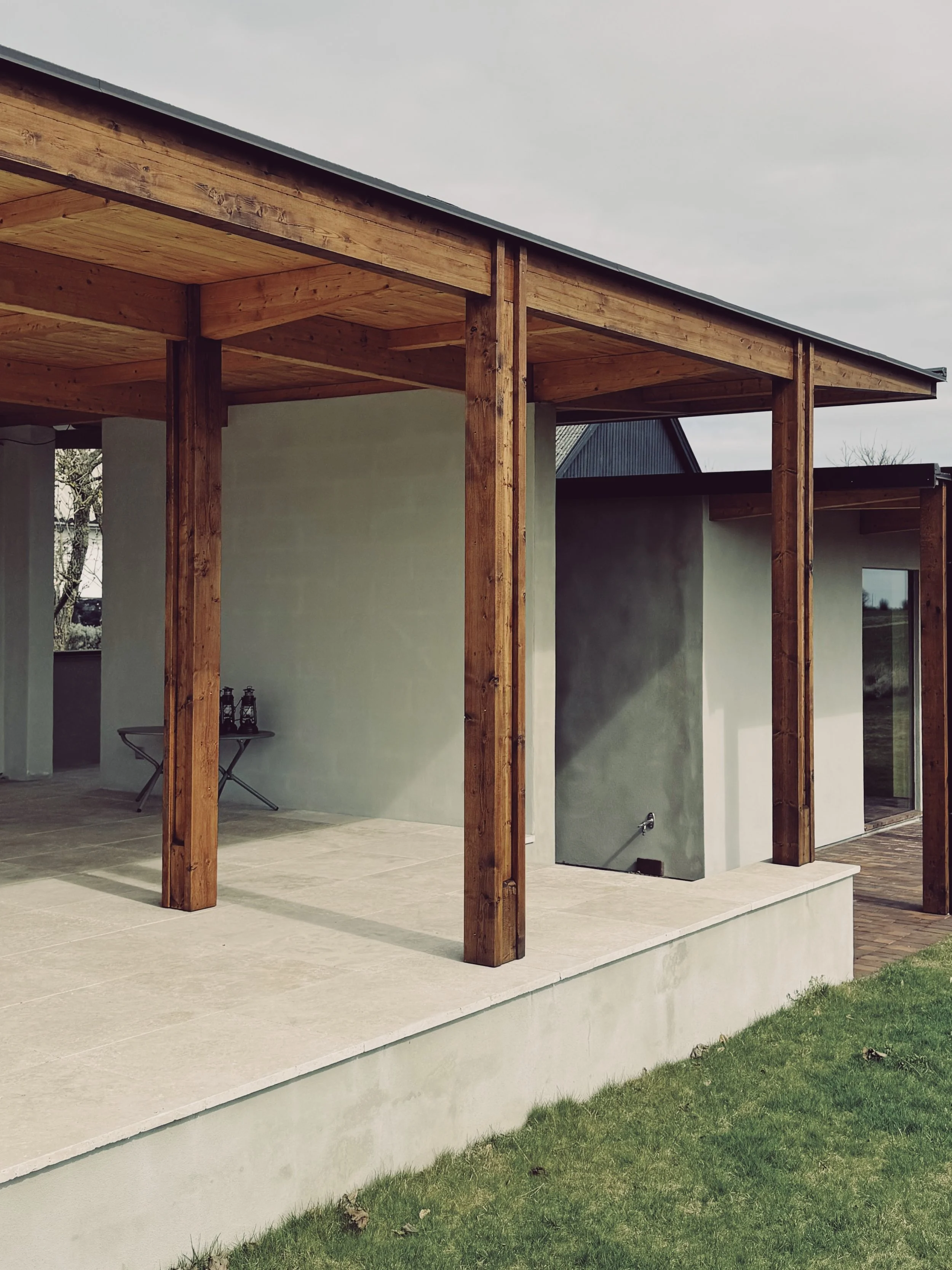 Arkitektur i Skåne, österlen. Bastu och pool-hus. Tegel, puts, linoljefärg, natursten