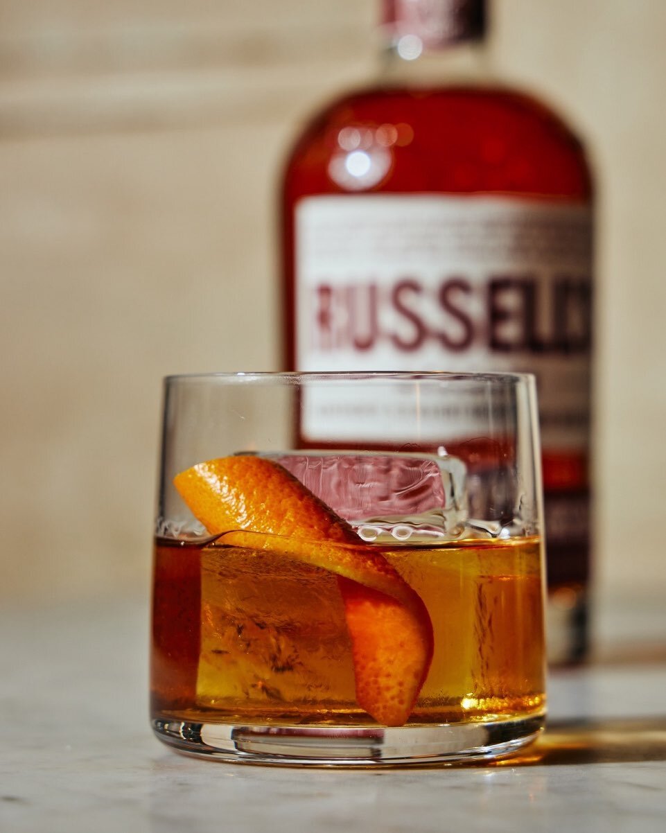 Cardamom Old Fashioned 
Russell&rsquo;s Reserve 10 YR Bourbon, Cardamom  and B-Grade Maple syrup, Scrappy&rsquo;s Cardamom bitters, Orange Oil
📸: @briansamuelsphotography 
@russellsreservebourbon @scrappysbitters 
@punch_drink @liquor