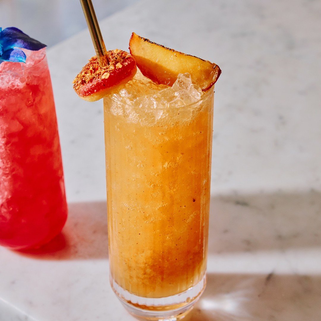 The Barbecued Peach Swizzle
Wild Turkey Long Branch Bourbon/ Dry-Rub Infused Roasted Peach Syrup/Sweet Baby Rays BBQ/Lemon 
@wildturkey 
📸 : @briansamuelsphotography